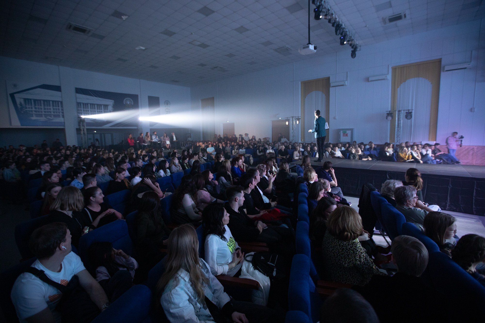 Конкурс красоты Мисс КубГУ 2022. Репортажный, промышленный и маркетплейс-фотограф Дмитрий Чернат