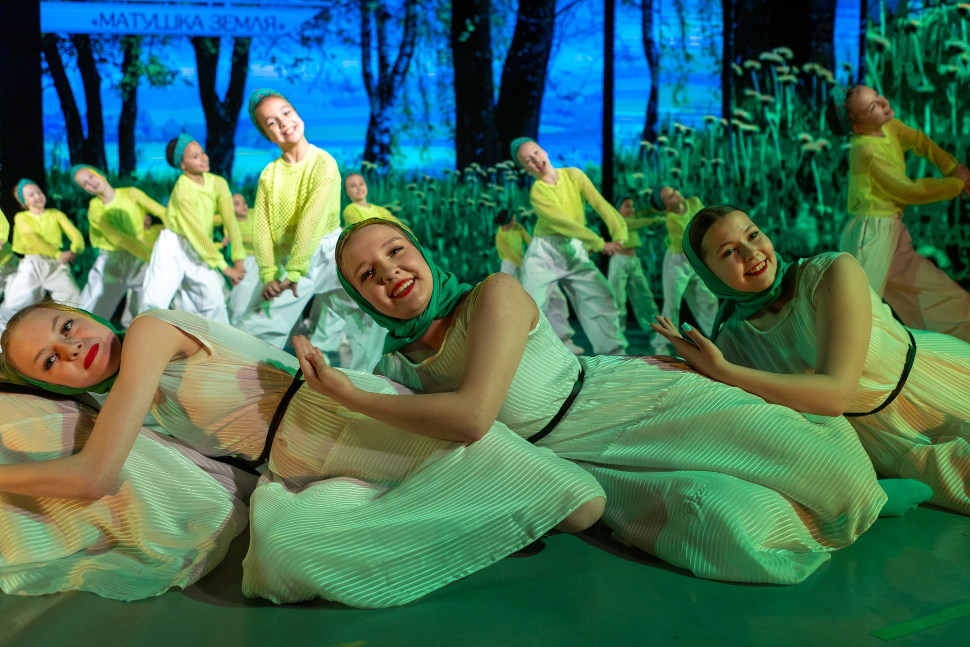 Отчетный концерт Заслуженного коллектива РФ «Жемчужинка» в Оренбурге, ДК «Россия», 2025 г. Фотограф в Оренбурге. Профессиональный фотограф