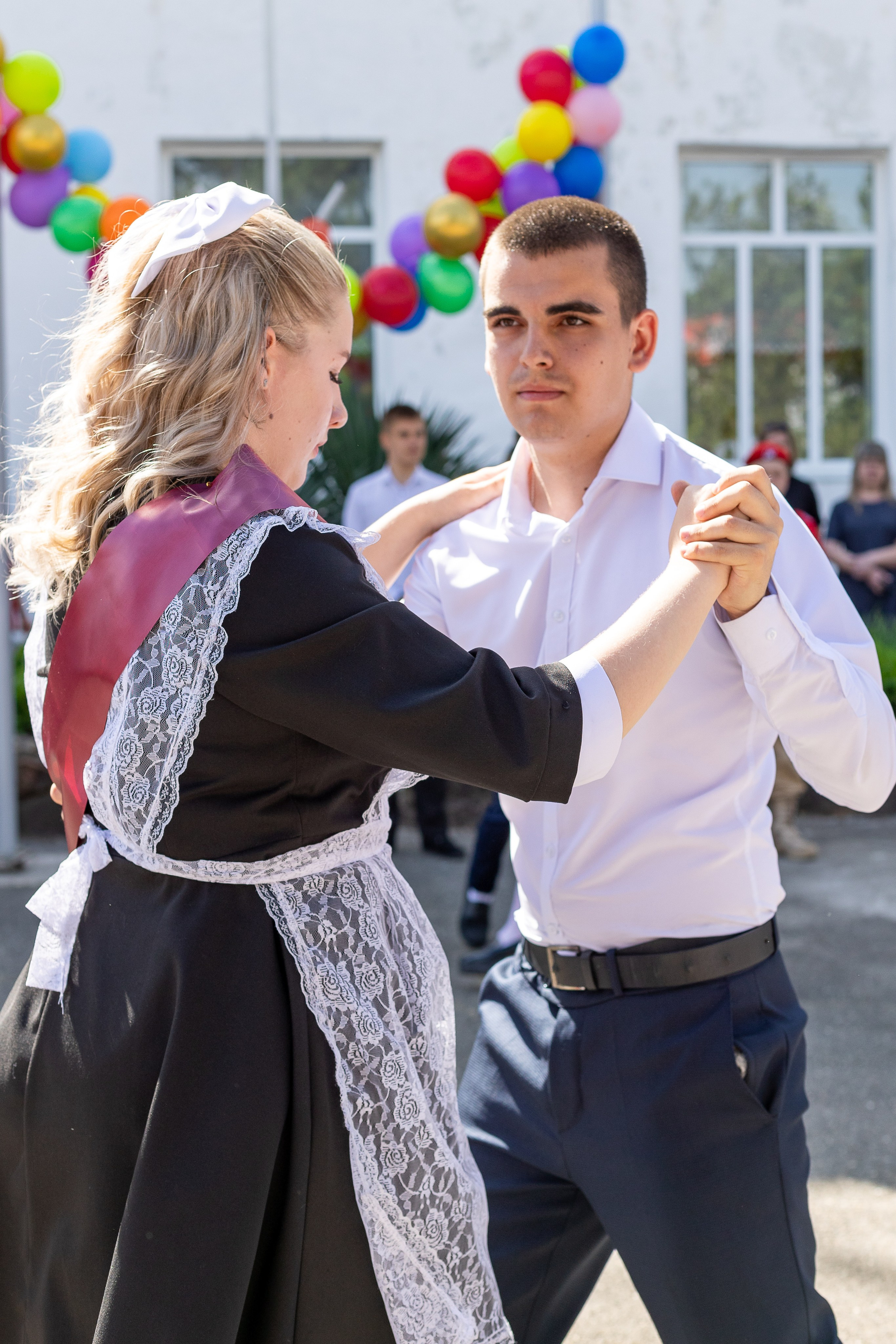 Последний звонок. Выпускные альбомы Майкоп, Краснодар Елена Золотарева