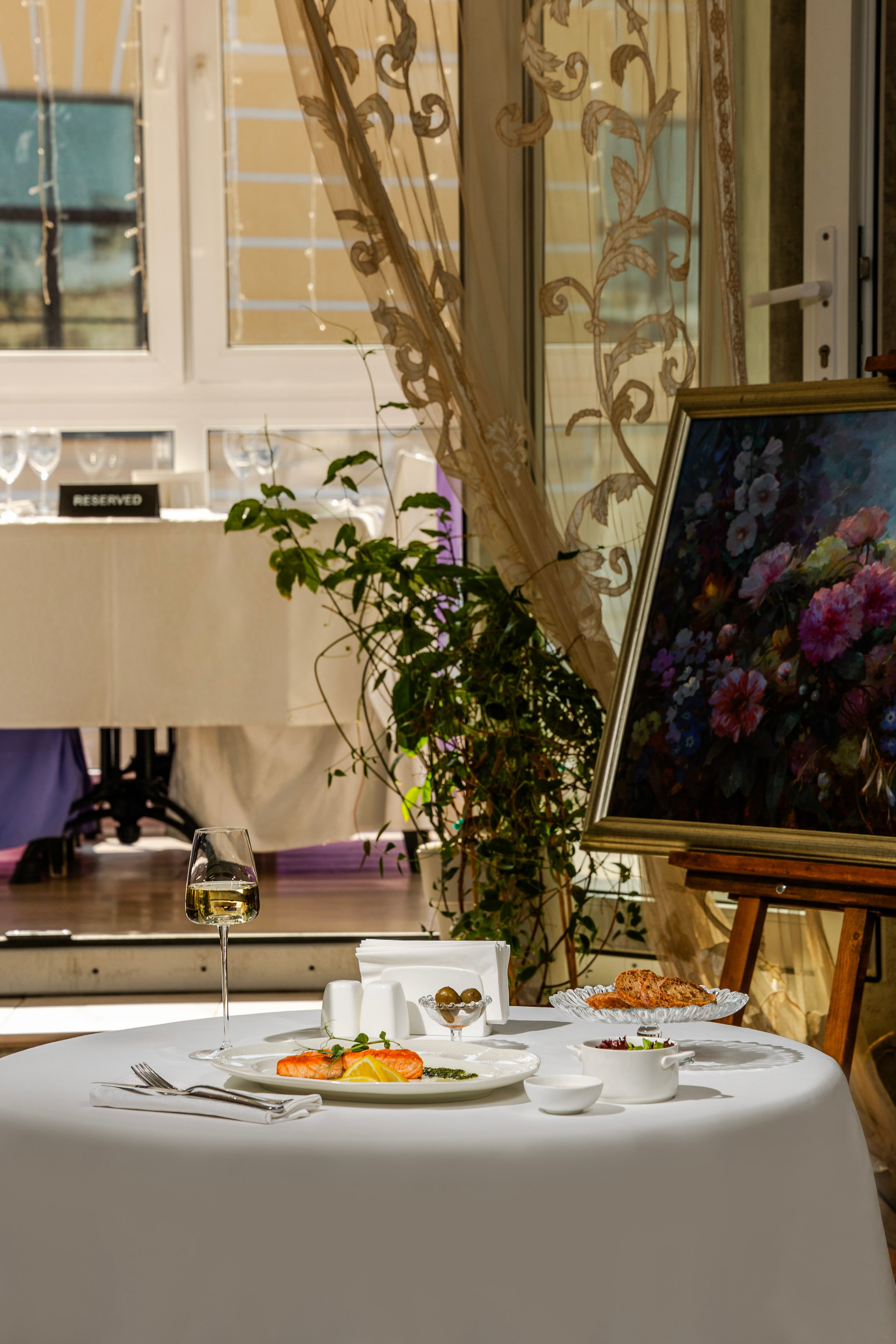 commercial editorial luxurynatural lightrestaurant photography beverage photography