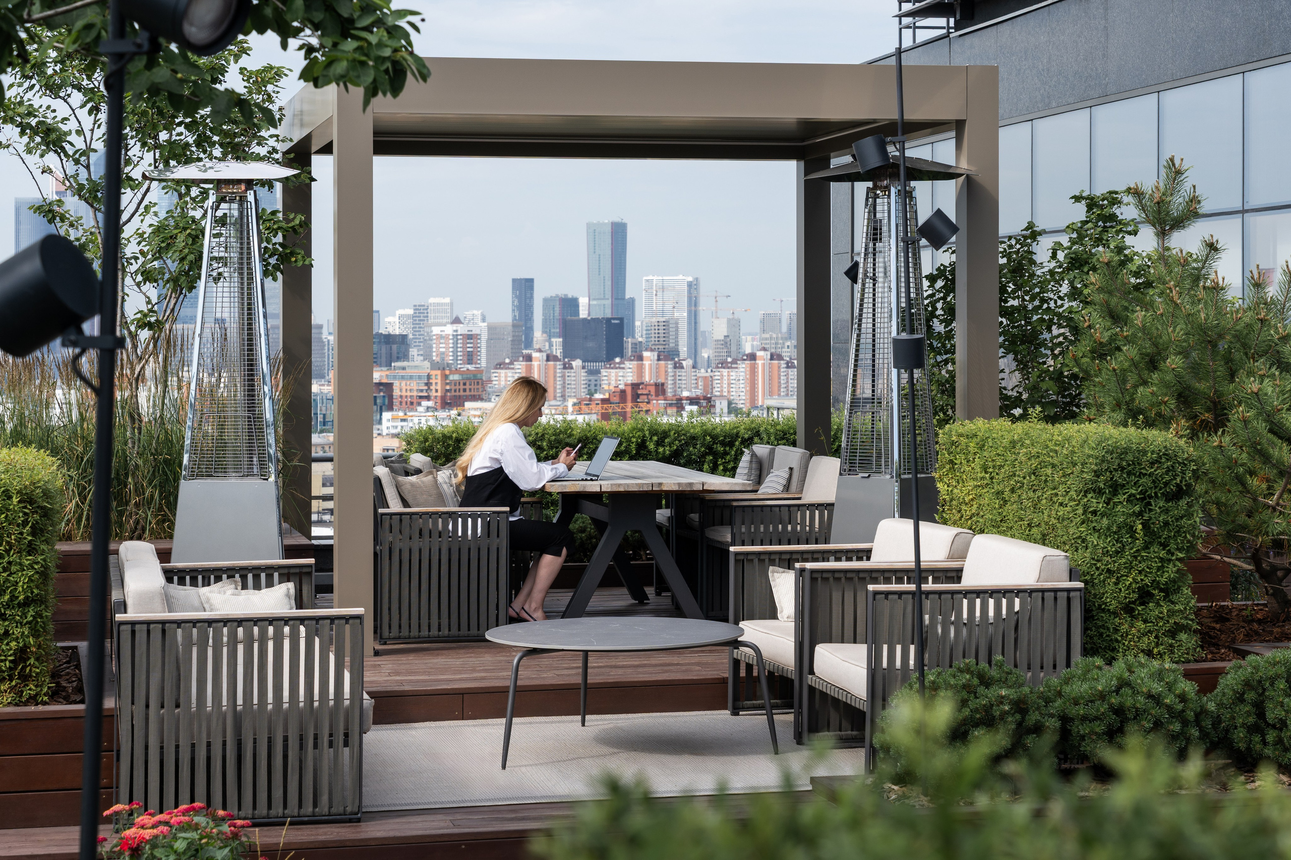 Brusnika office terrace, Moscow. Артамонов Александр | Архитектурный и ландшафтный фотограф