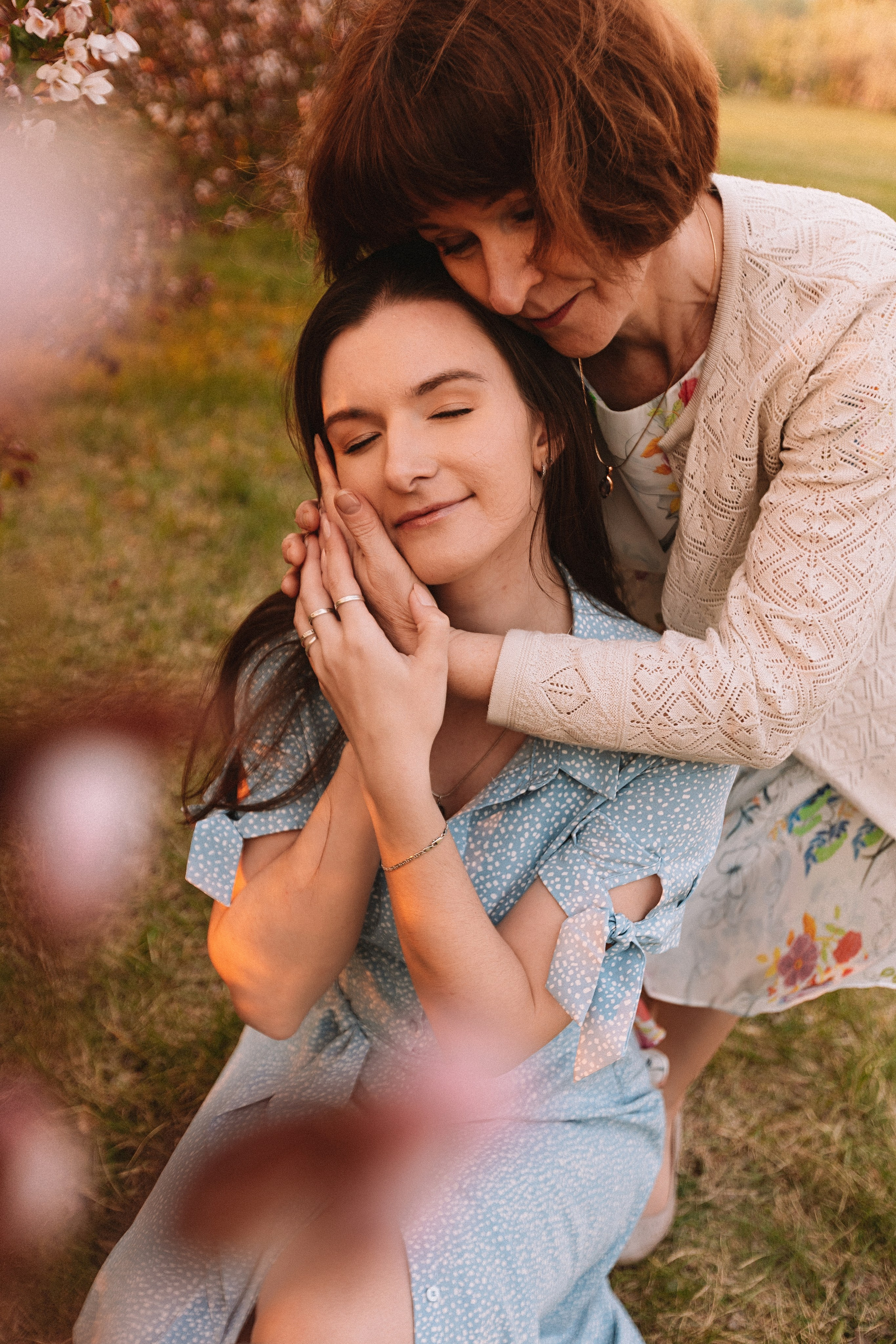 Яблони. Семейный фотограф Тюмень, фотограф на роды Салмина Мария