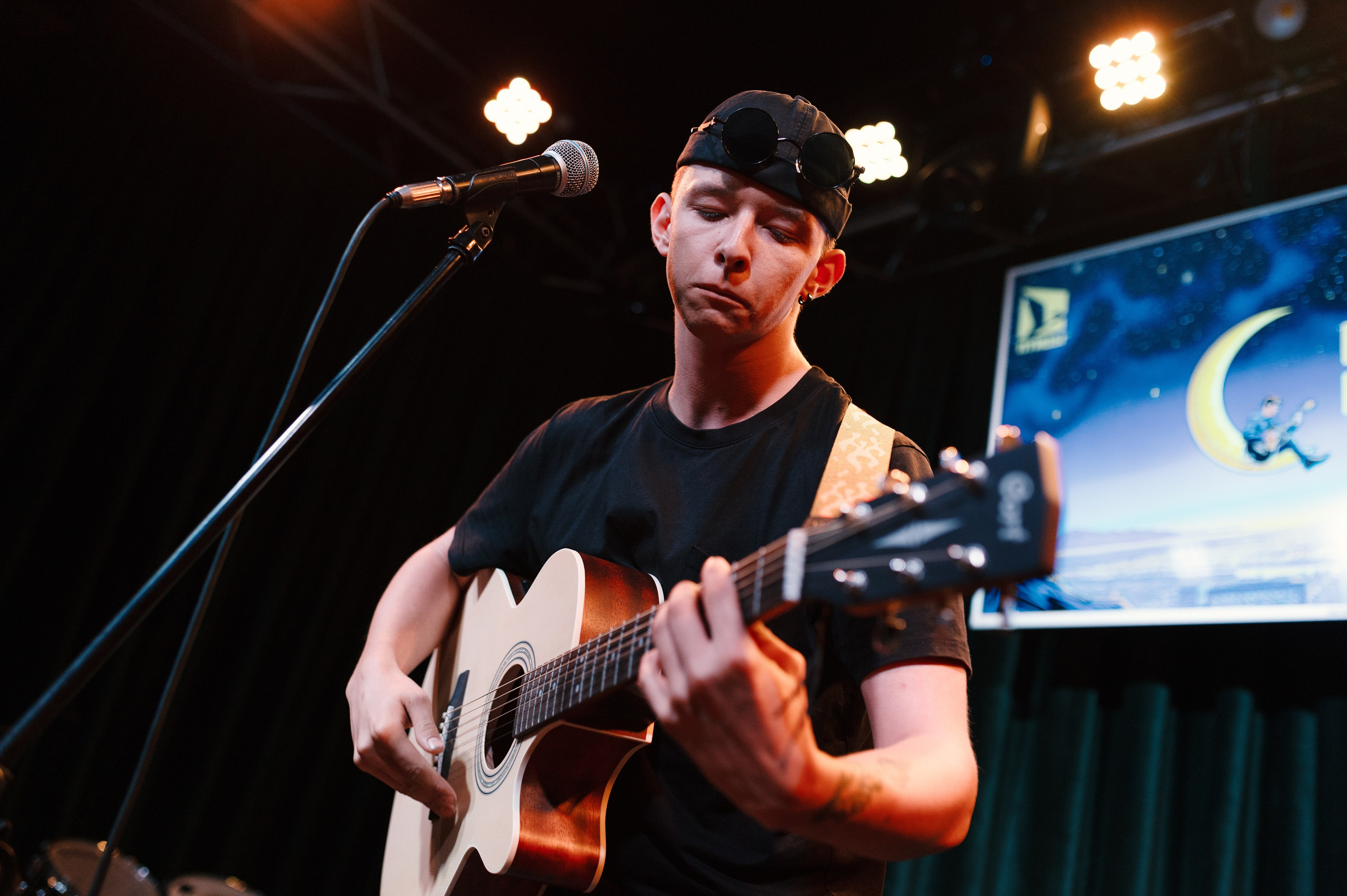 Поэтический клуб «Птицы». Квартирник, малый Рок бар. Профессиональная фотосессия в Краснодаре | Фотограф Денис Труфанов