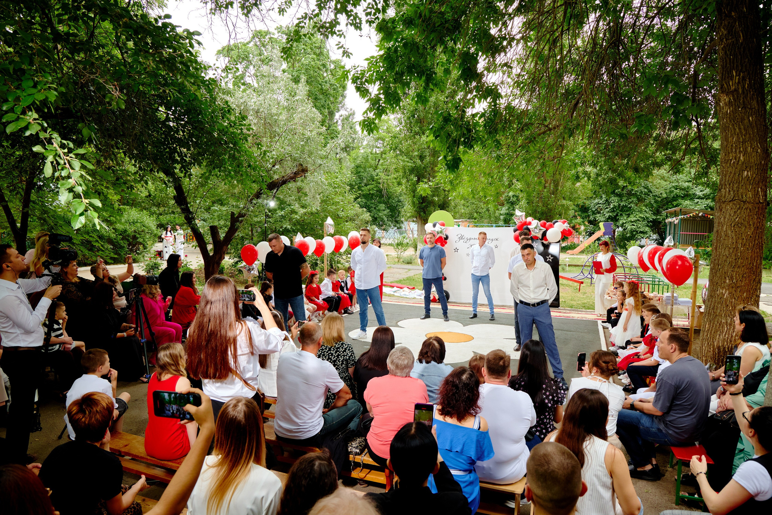 Выпускной 45 сад. Фотограф Выпускные альбомы Таганрог Сергей Коробченко