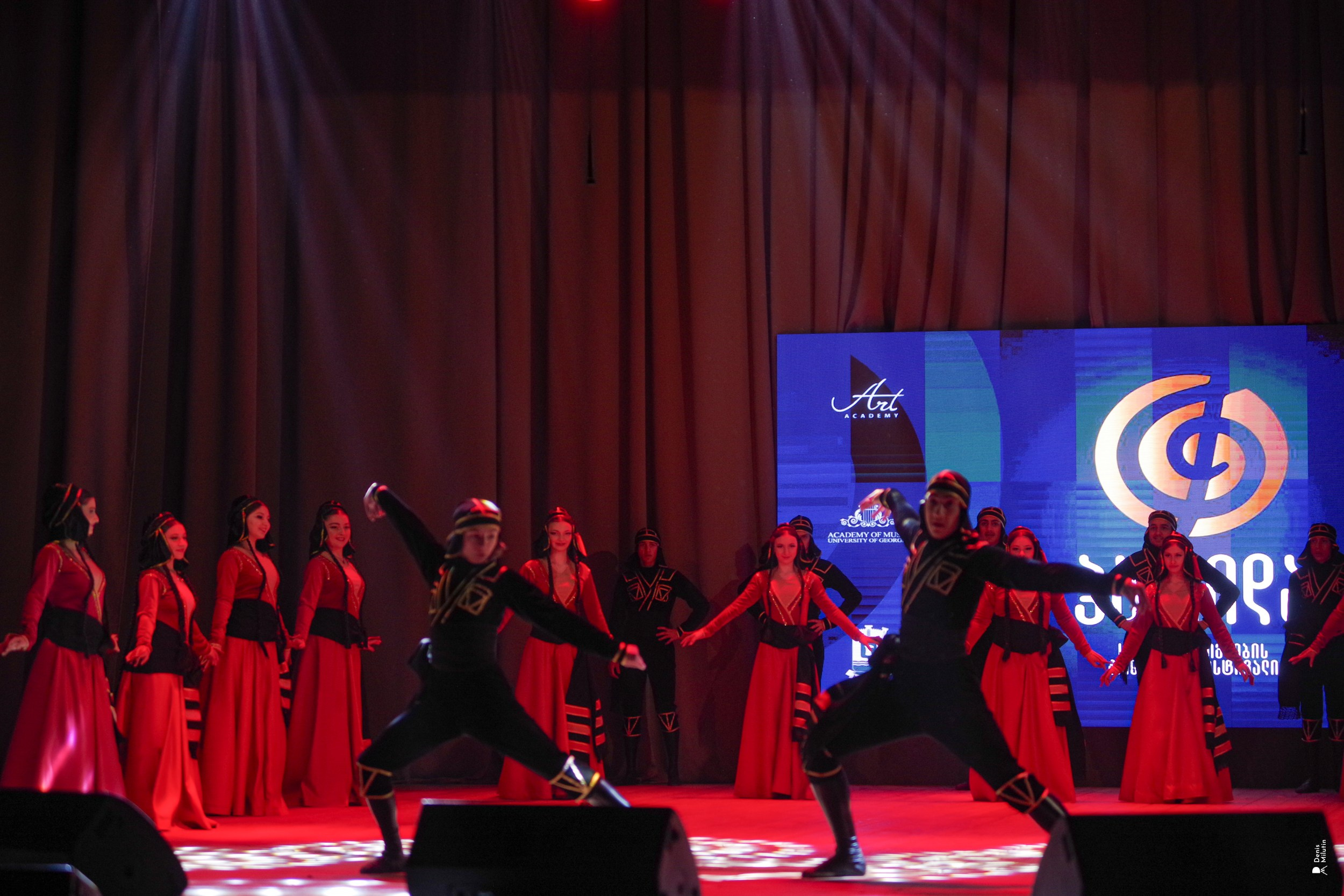 Танцы в Хоби. Портретный фотограф Денис Милютин