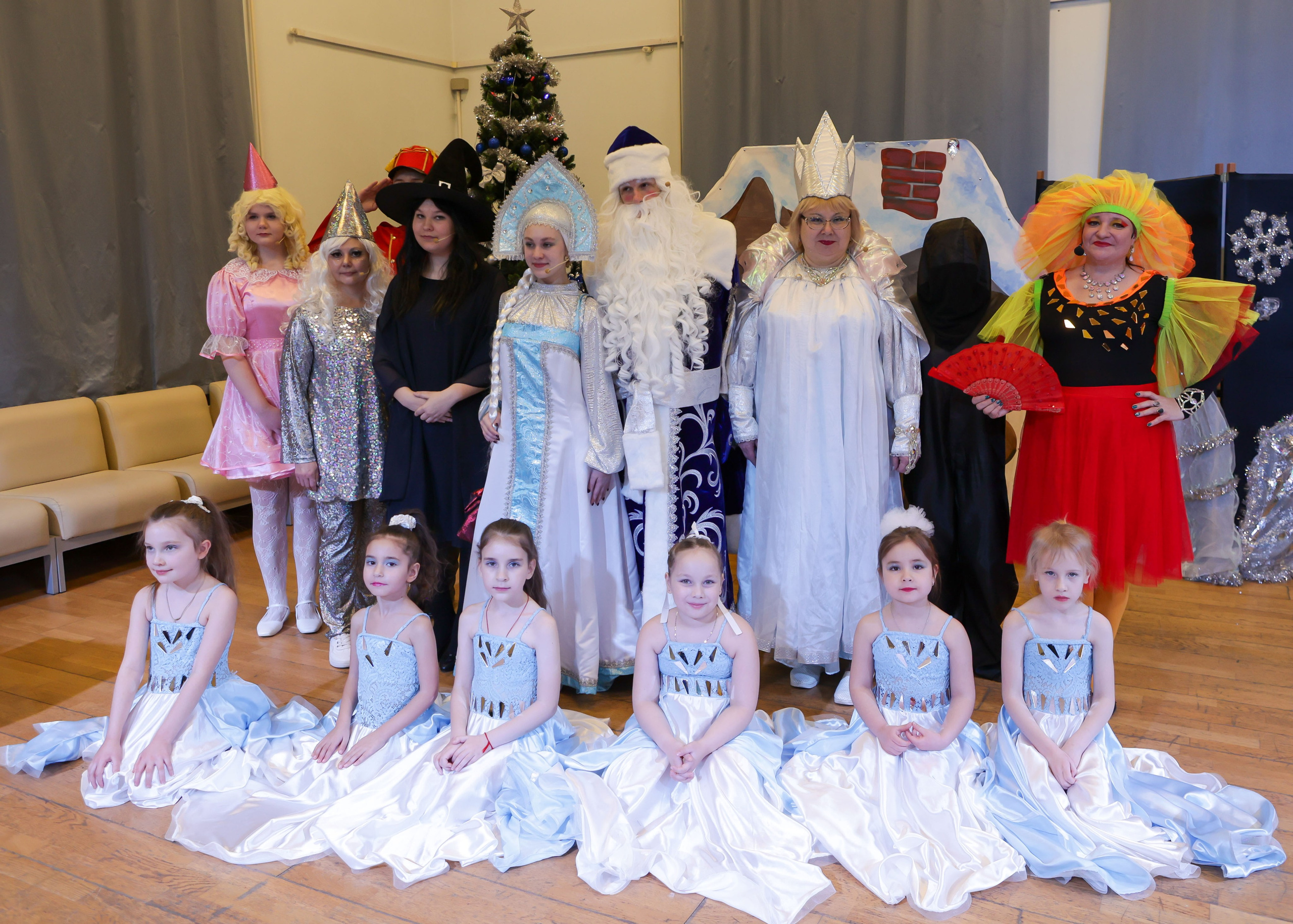 Новогодняя скачзка центр детского творчесва Подольск. Выпускные альбомы и школьный фотограф в Подольске, Троицке, Щербинке, Москве и Московской области