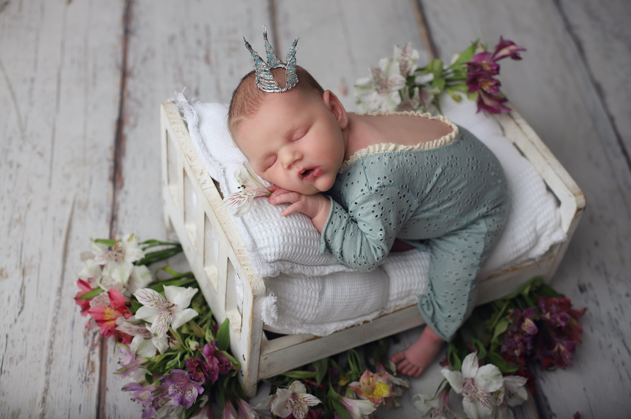 Фотограф новорожденных в г. Россошь Виктория Нечепуренко