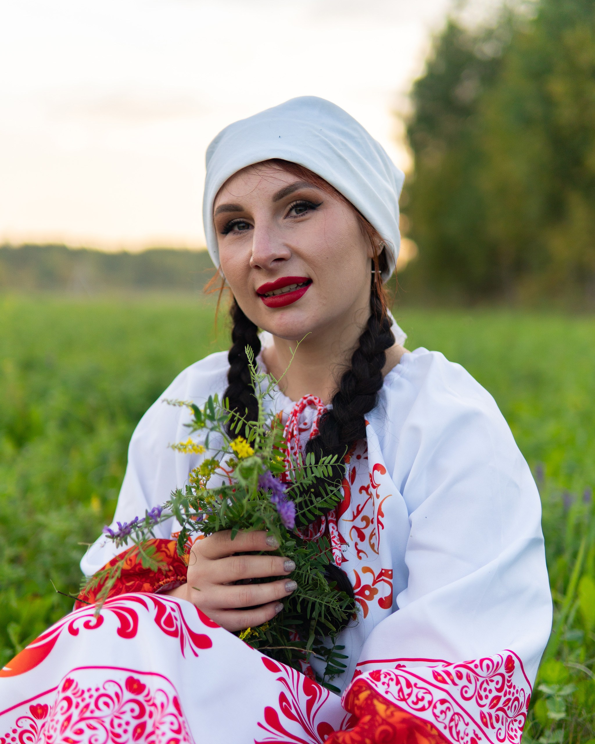 Тематическая \ Творческая \ Фотосъёмка в славянском наряде: Татьяна — гармония традиций и природы. Hannanovmoments