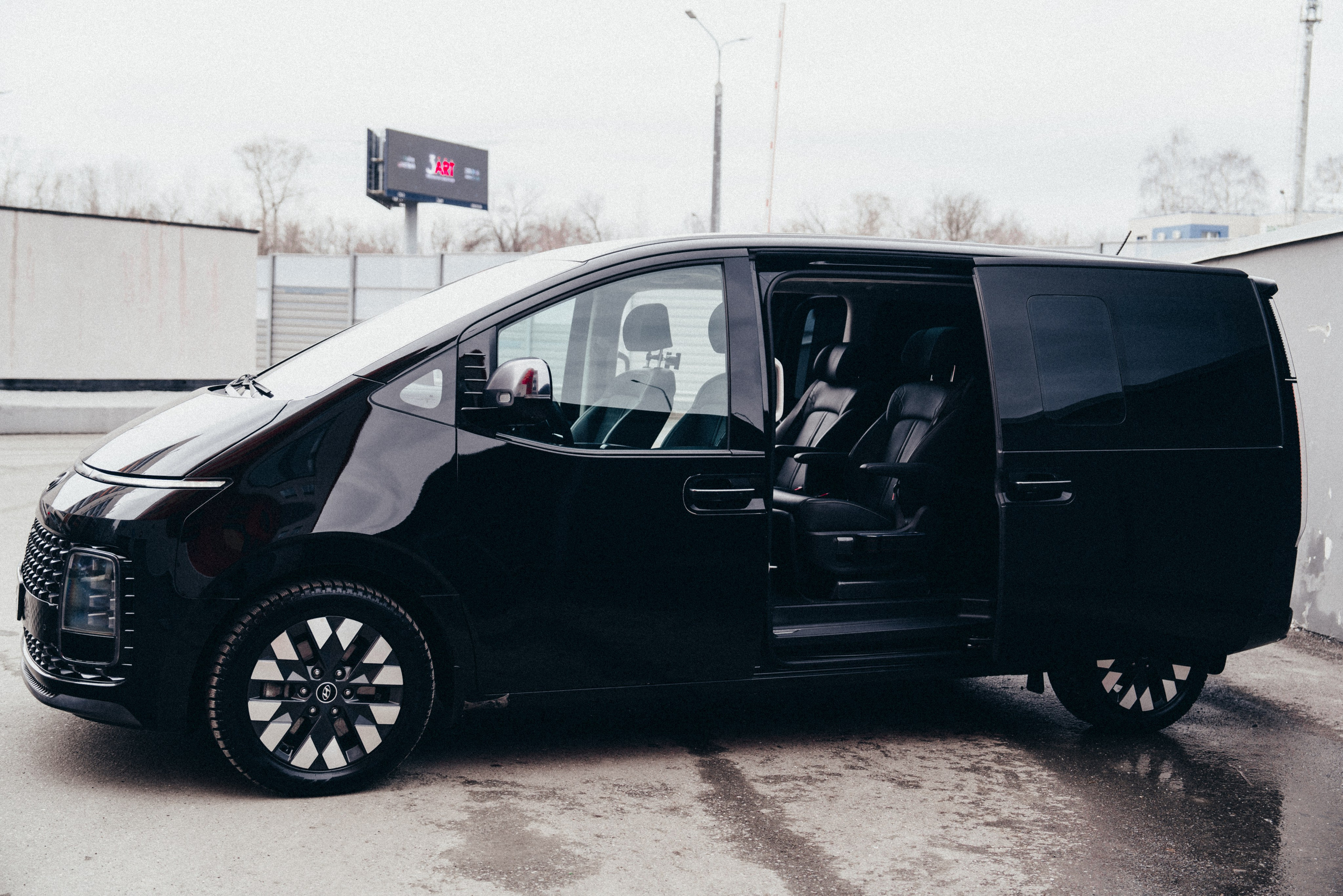 Hyundai Staria. Идеальные портреты для соцсетей — Фотограф Ленар