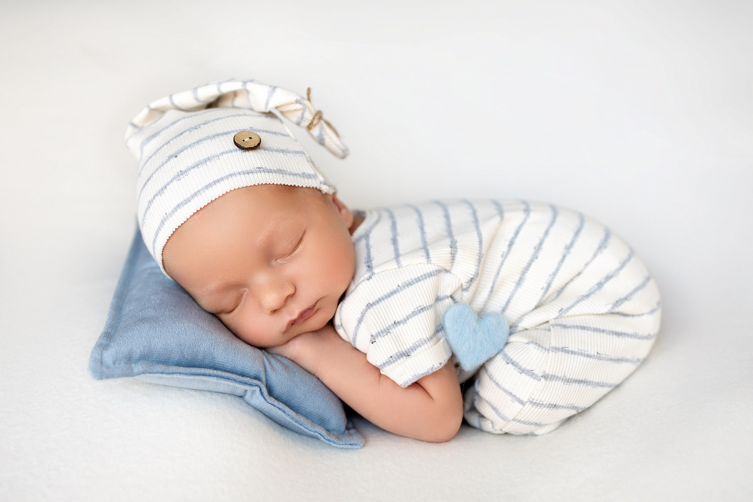 Новорожденные. Фотограф новорожденных в г. Ростове-на-Дону Инна Дурасова