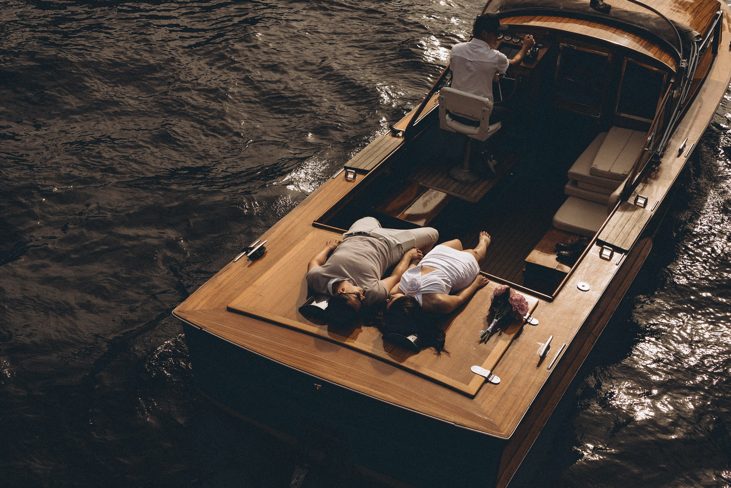 СВАДЕНБНАЯ СЬЕМКА НА КАТЕРЕ ПО КАНАЛАМ САНКТ-ПЕТЕРБУРГА И В АКВАТОРИИ НЕВЫ. Профессиональный фотограф, Санкт-Петербург — Виктория Богомолова