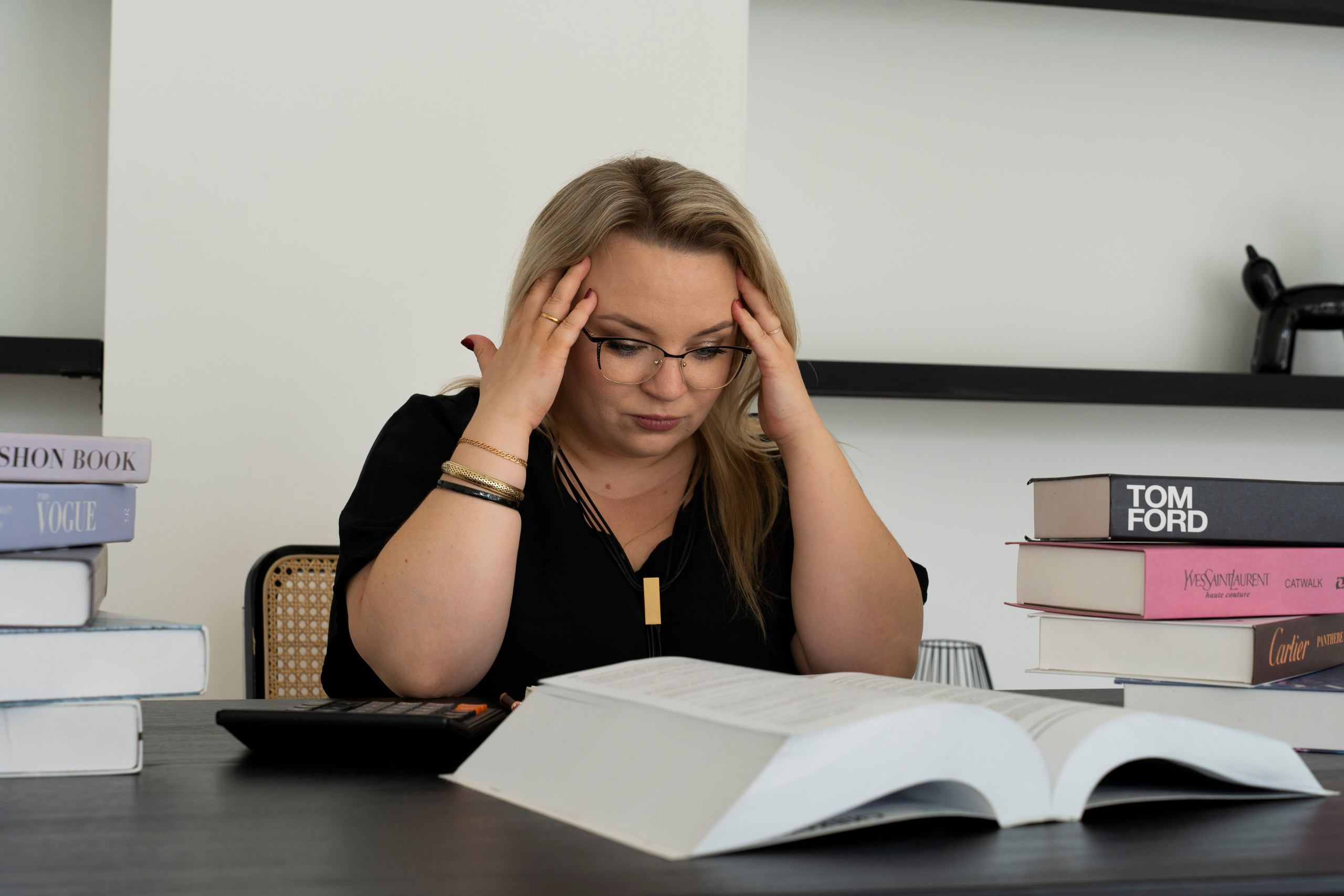 Анна. Владелица компании по бухгалтерскому учету. Главная