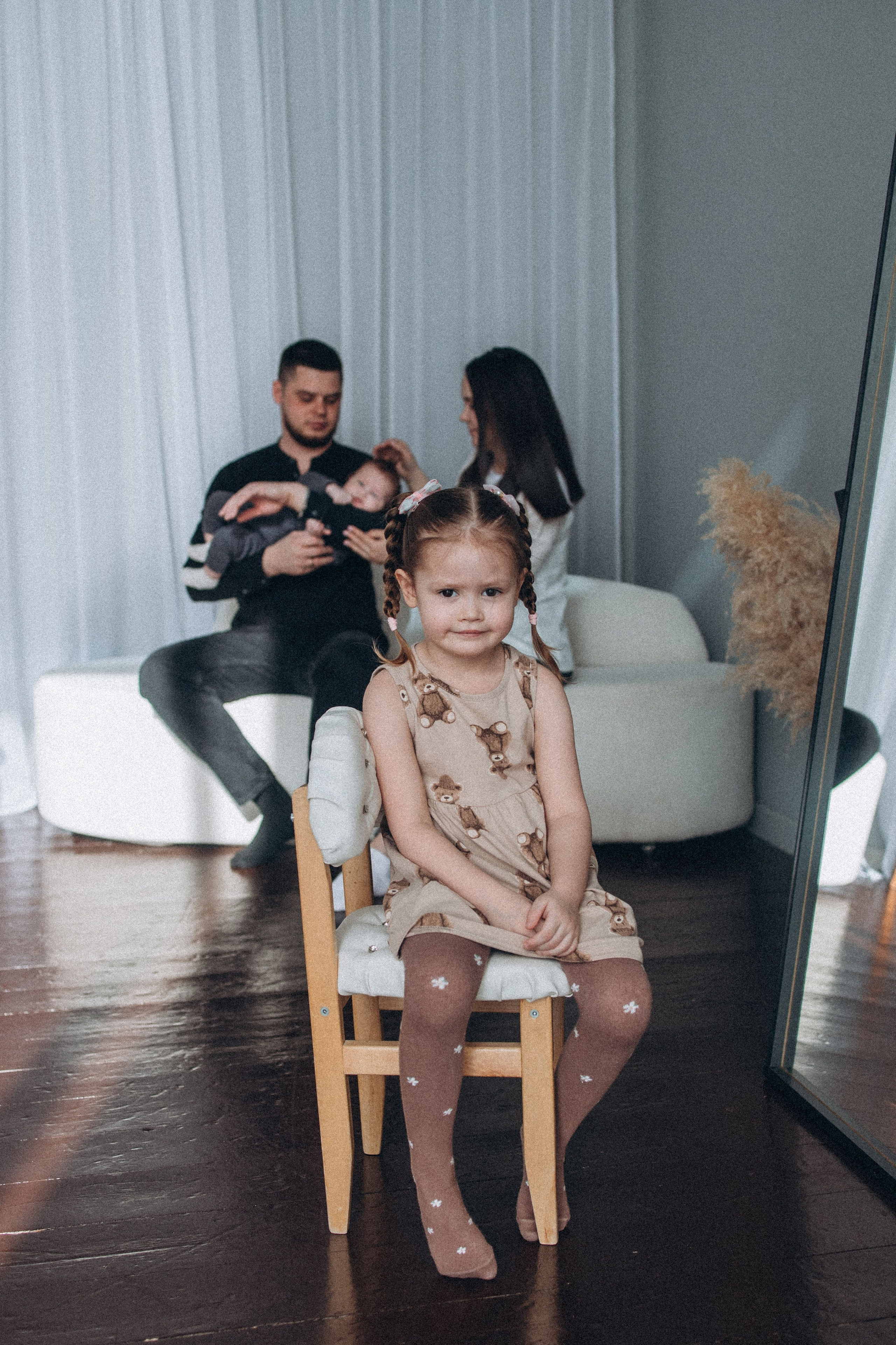 Семья Назаровых. Семейный фотограф Нижневартовск Тюмень Ефимова Ирина