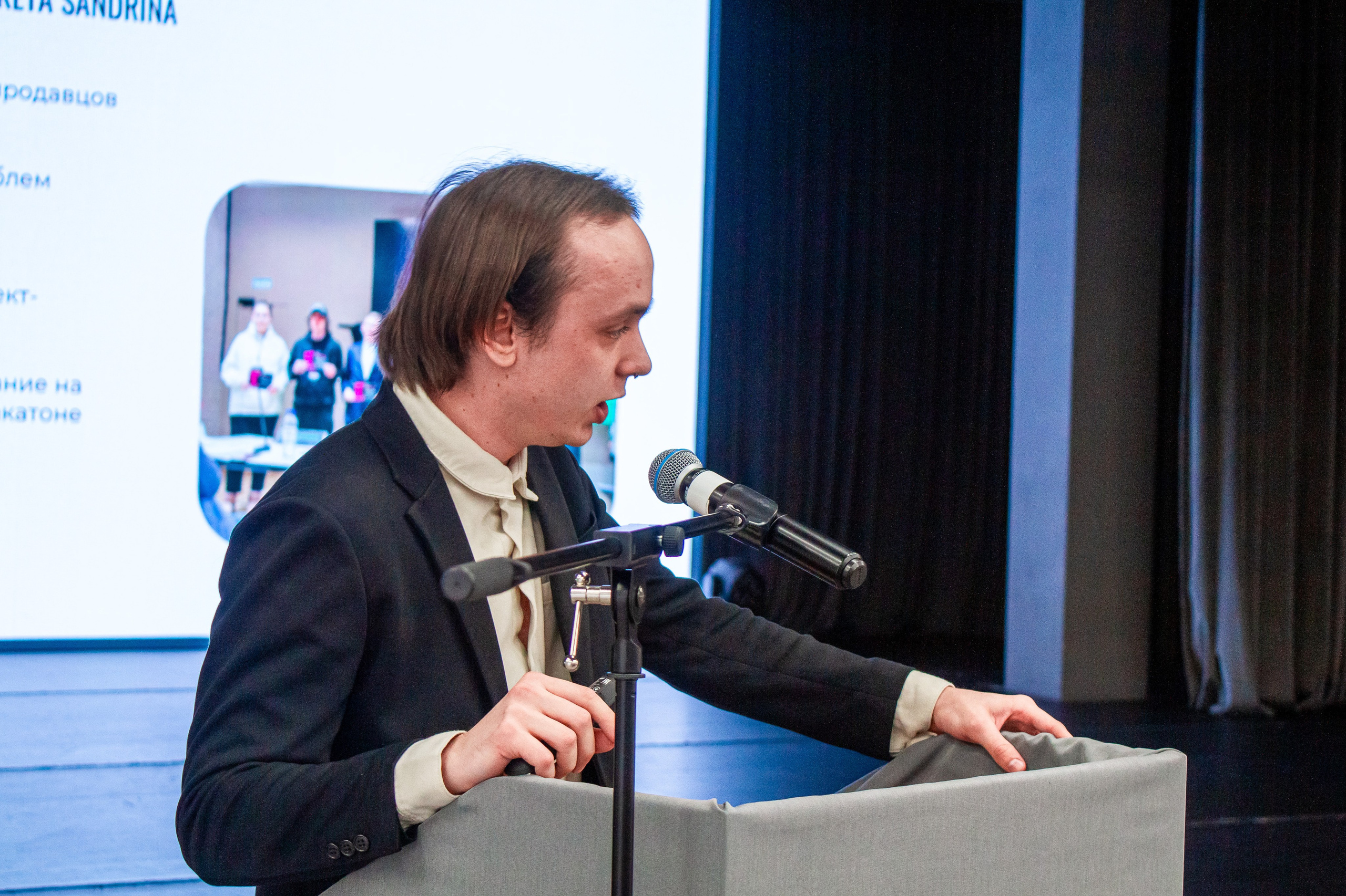 Ярмарка вакансий в Екатеринбургской академии современного искусства 2025