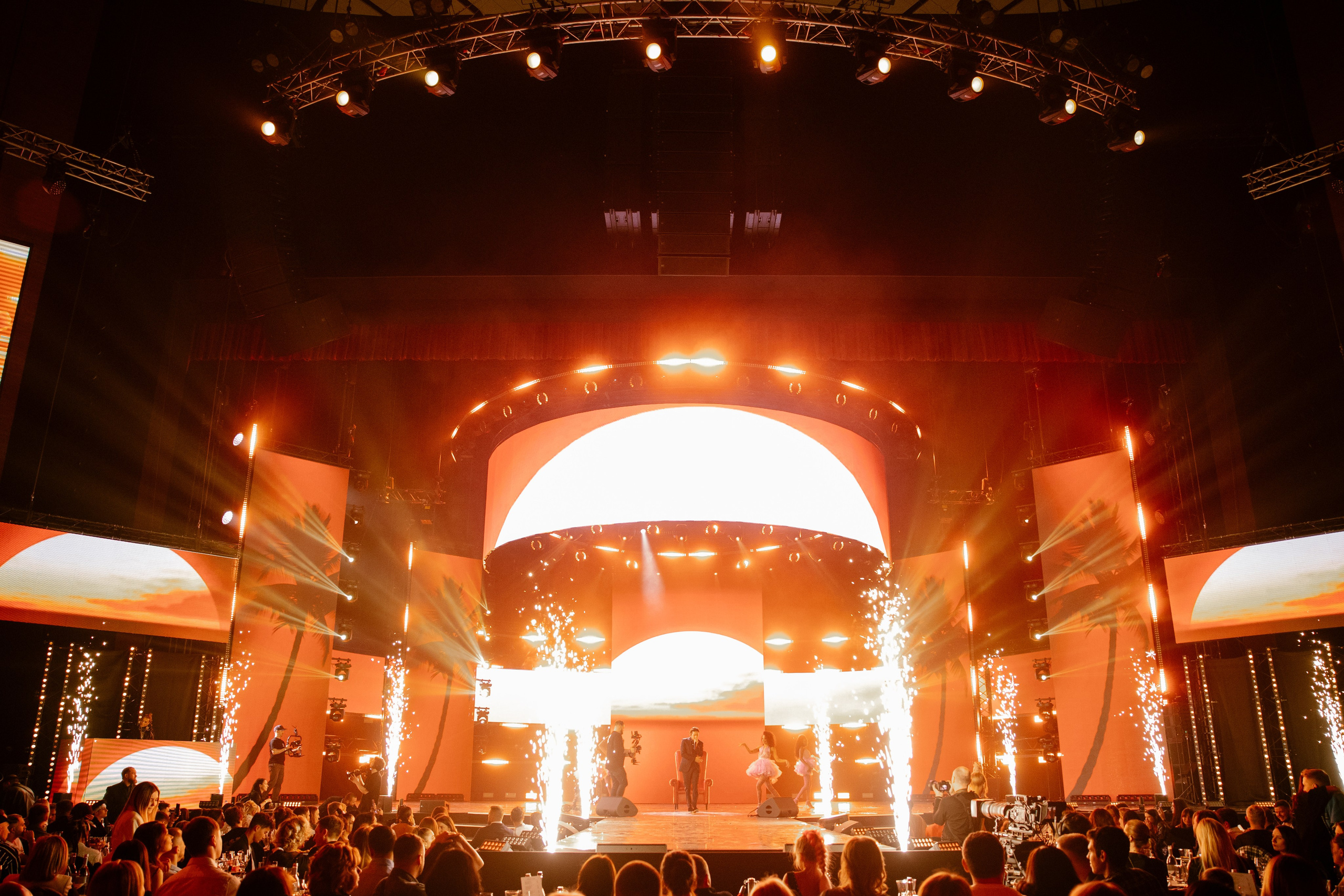 ЖАРА ТВ. Светский фотограф — Анисина Ирина