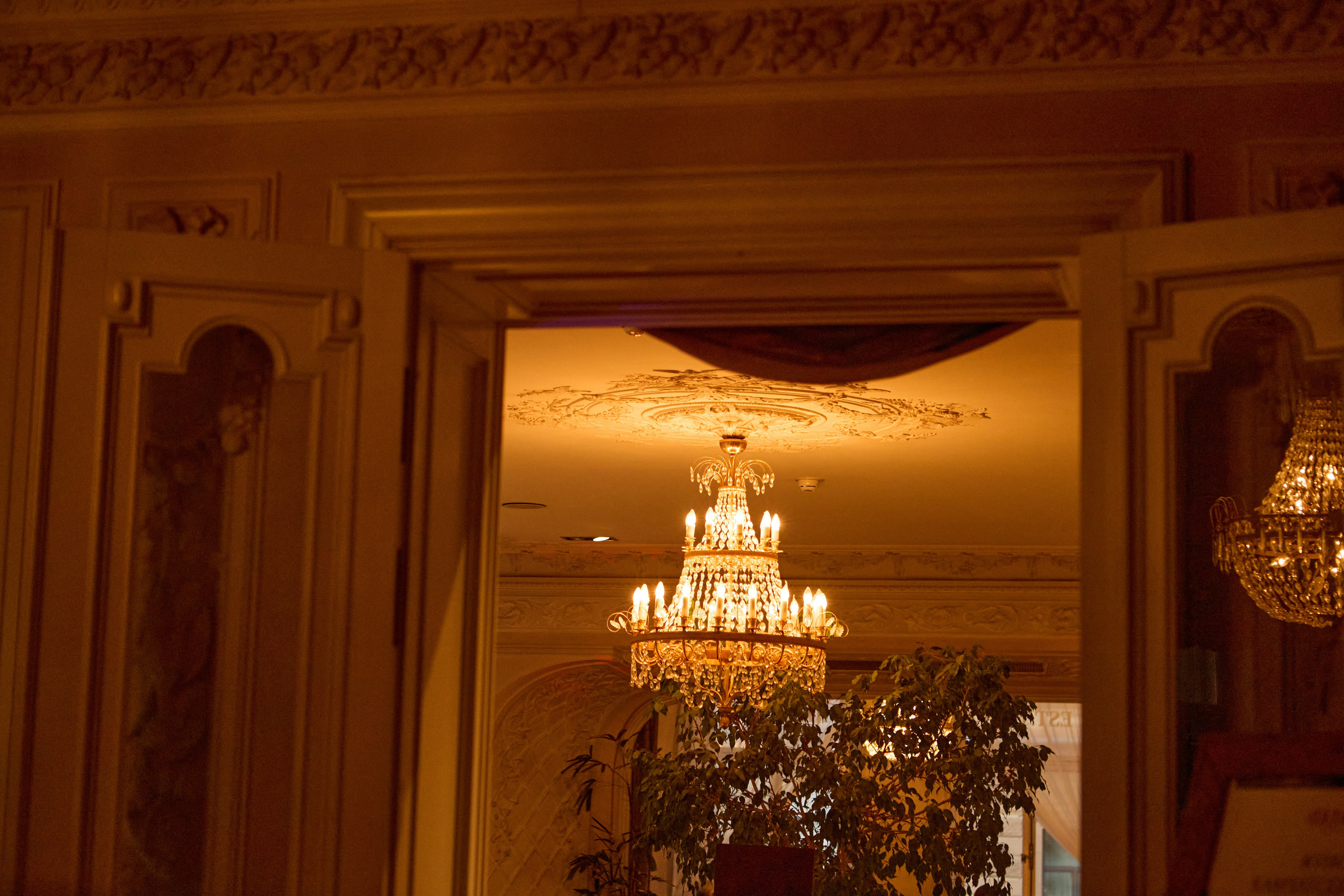 Evening on Nevsky Prospect Street at the Palkin Restaurant. Фотограф в Санкт-Петербурге Владимир Тихомиров