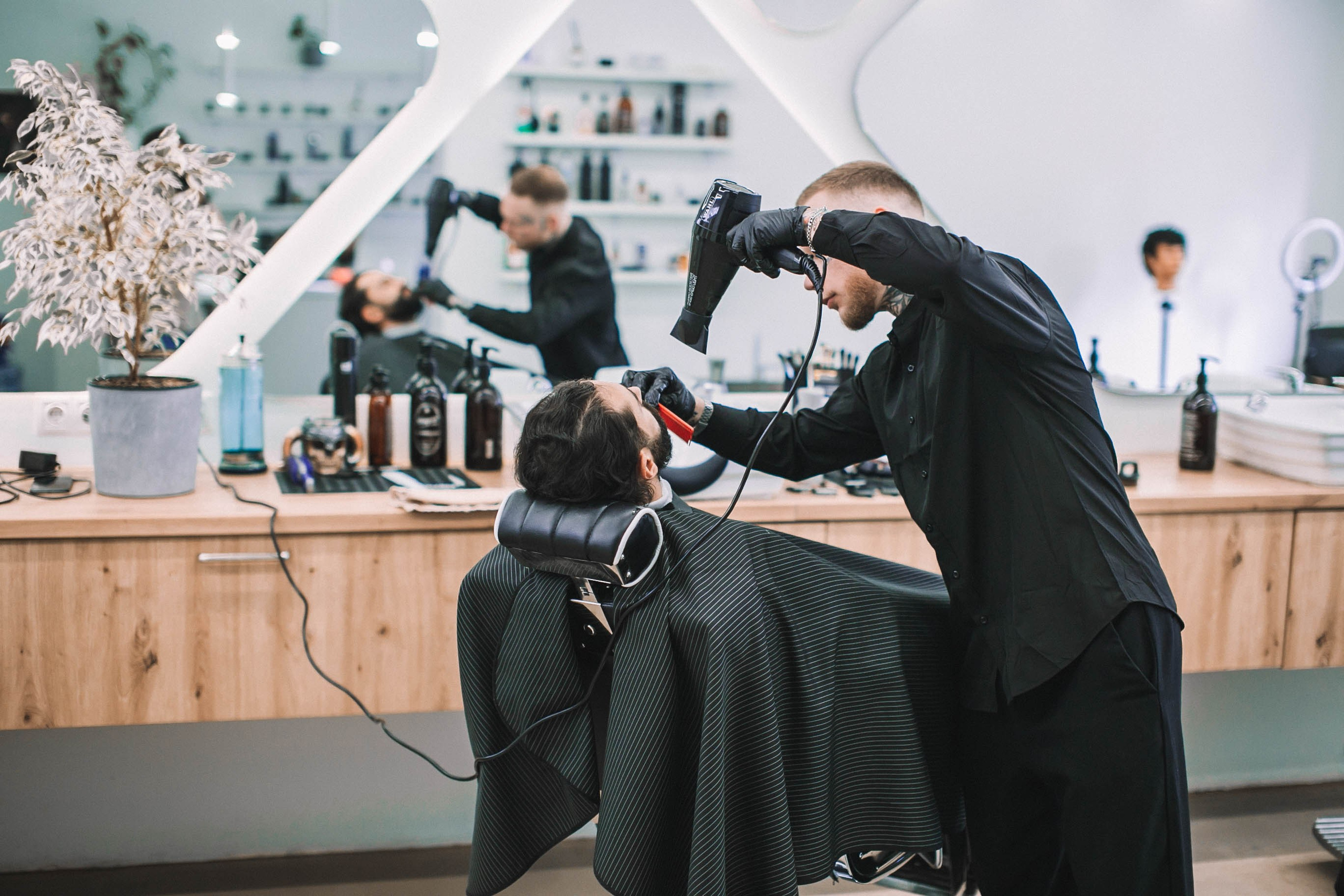 Реклама барбершопа Hardy`s. Главная