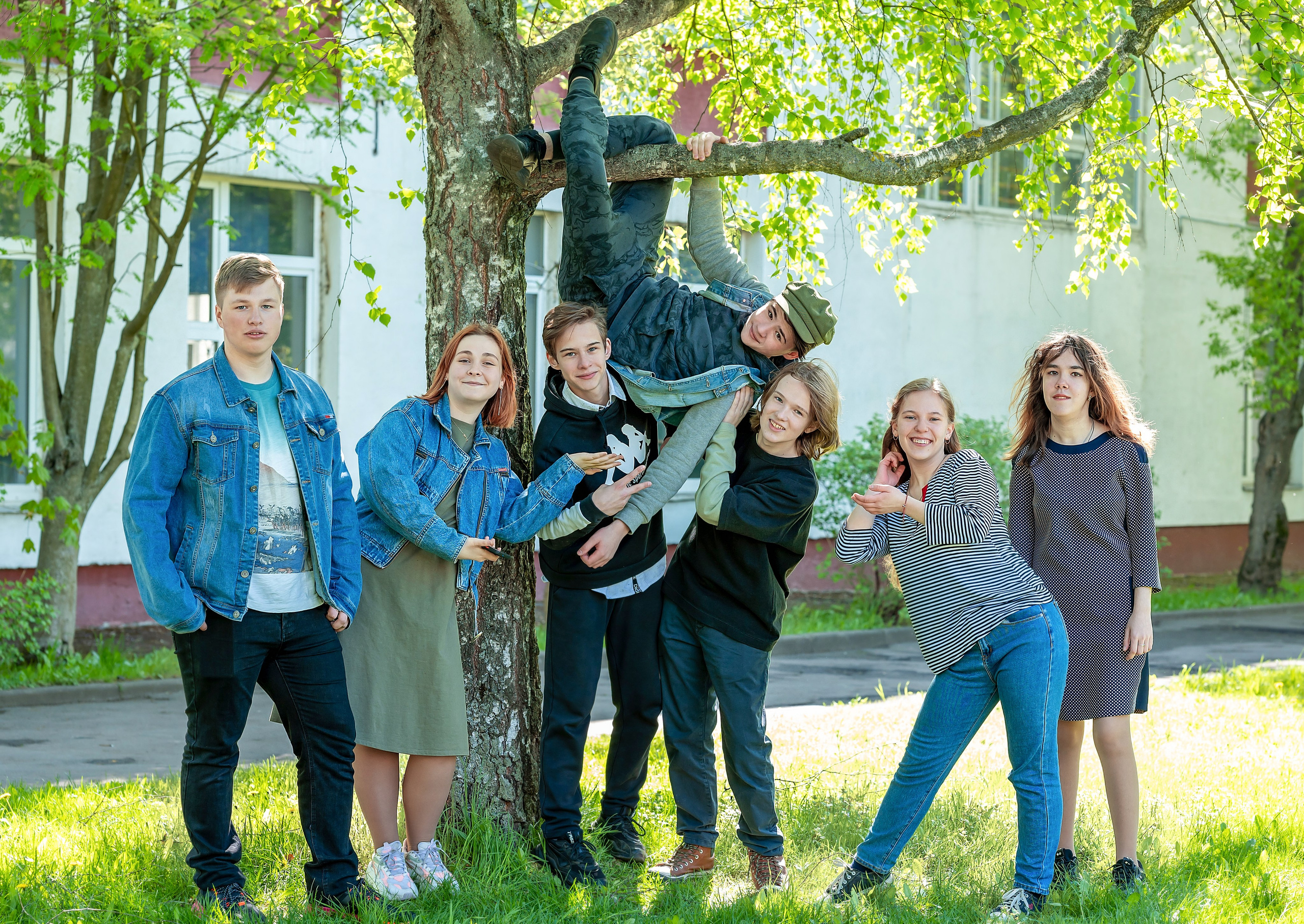 Фотосессия в классе и на территории школы. 9-И класс школа 1413. Детский и семейный фотограф г. Москва Оксана Катаджи