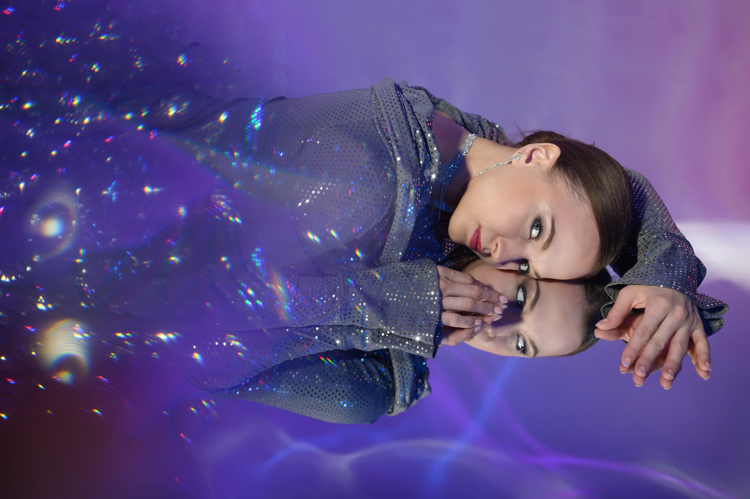 Портретная фотосессия с гибким зеркалом в студии