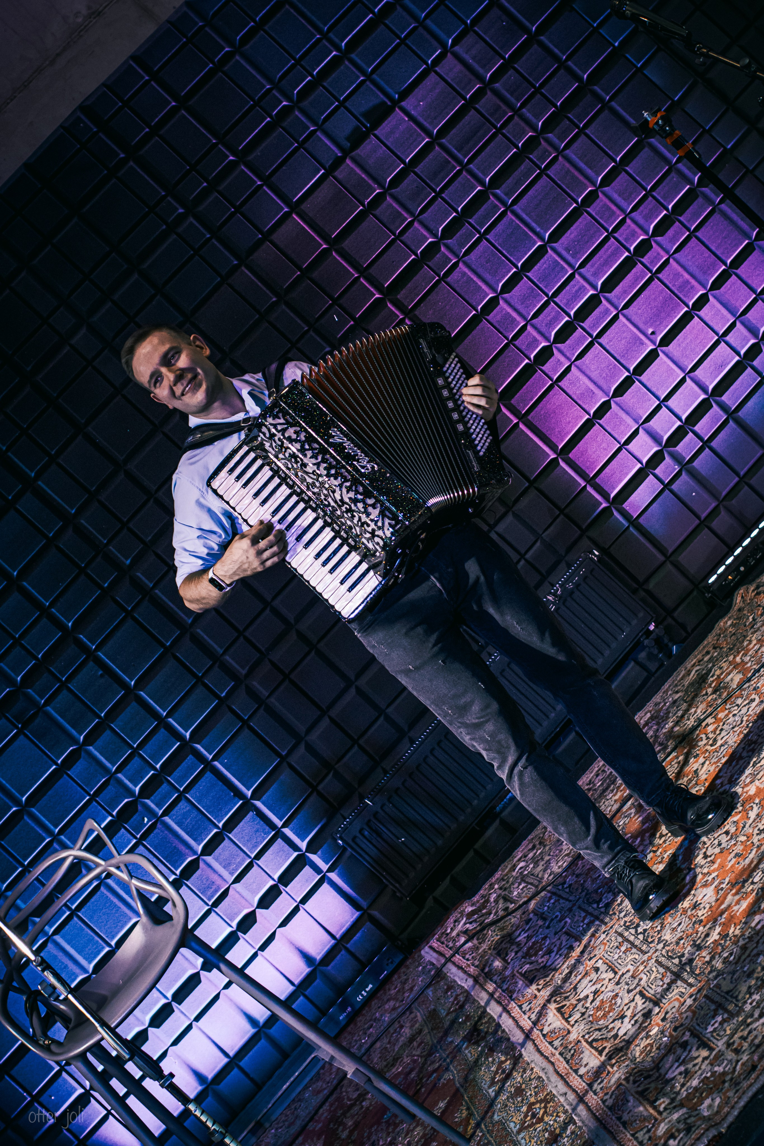 STREET ACCORDION. Концертный репортёр Валерия Сафина