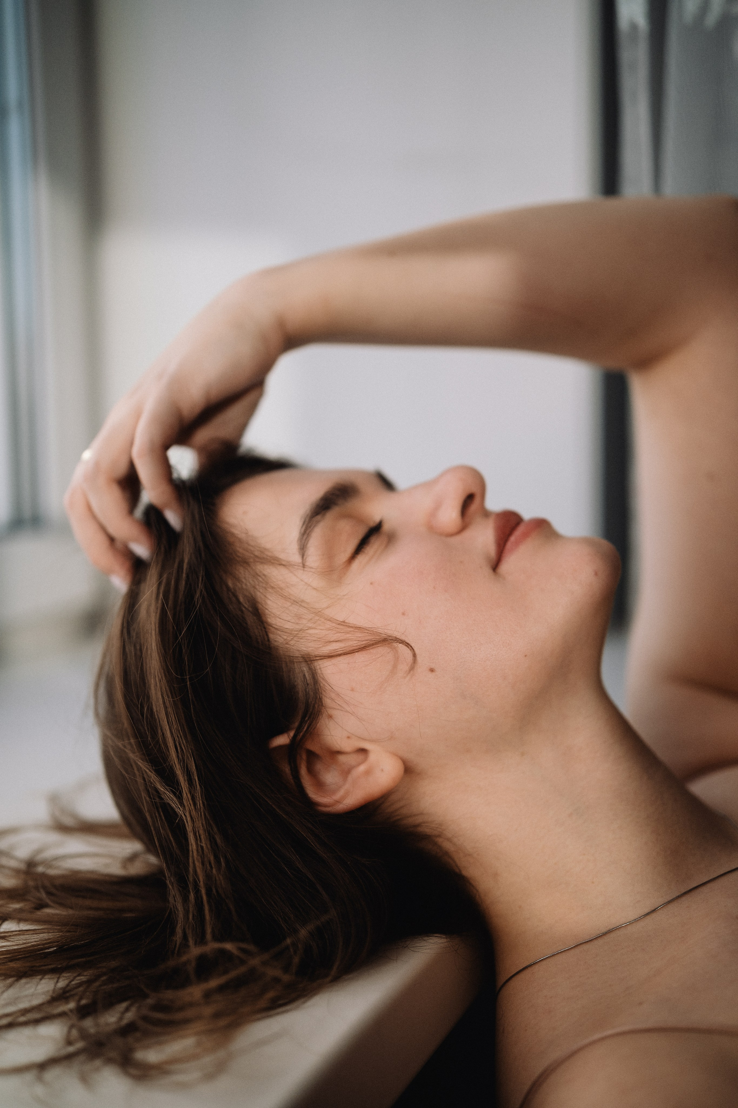 Женская портретная фотосессия дома. Портретный фотограф Анна Камратова. Чита. Помогу Вам создать историю, в которой Вы — главный герой!