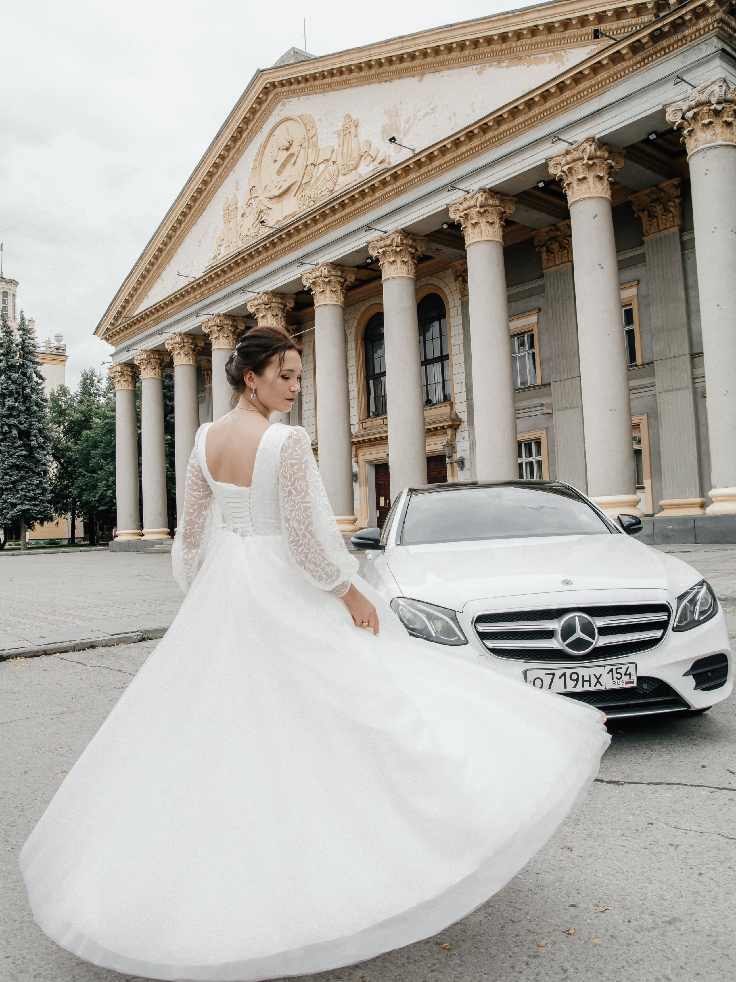 Свадебный фотограф в ДК Горького, Новосибирск | Яна Иванова. Семейный и свадебный фотограф в Новосибирске Иванова Яна