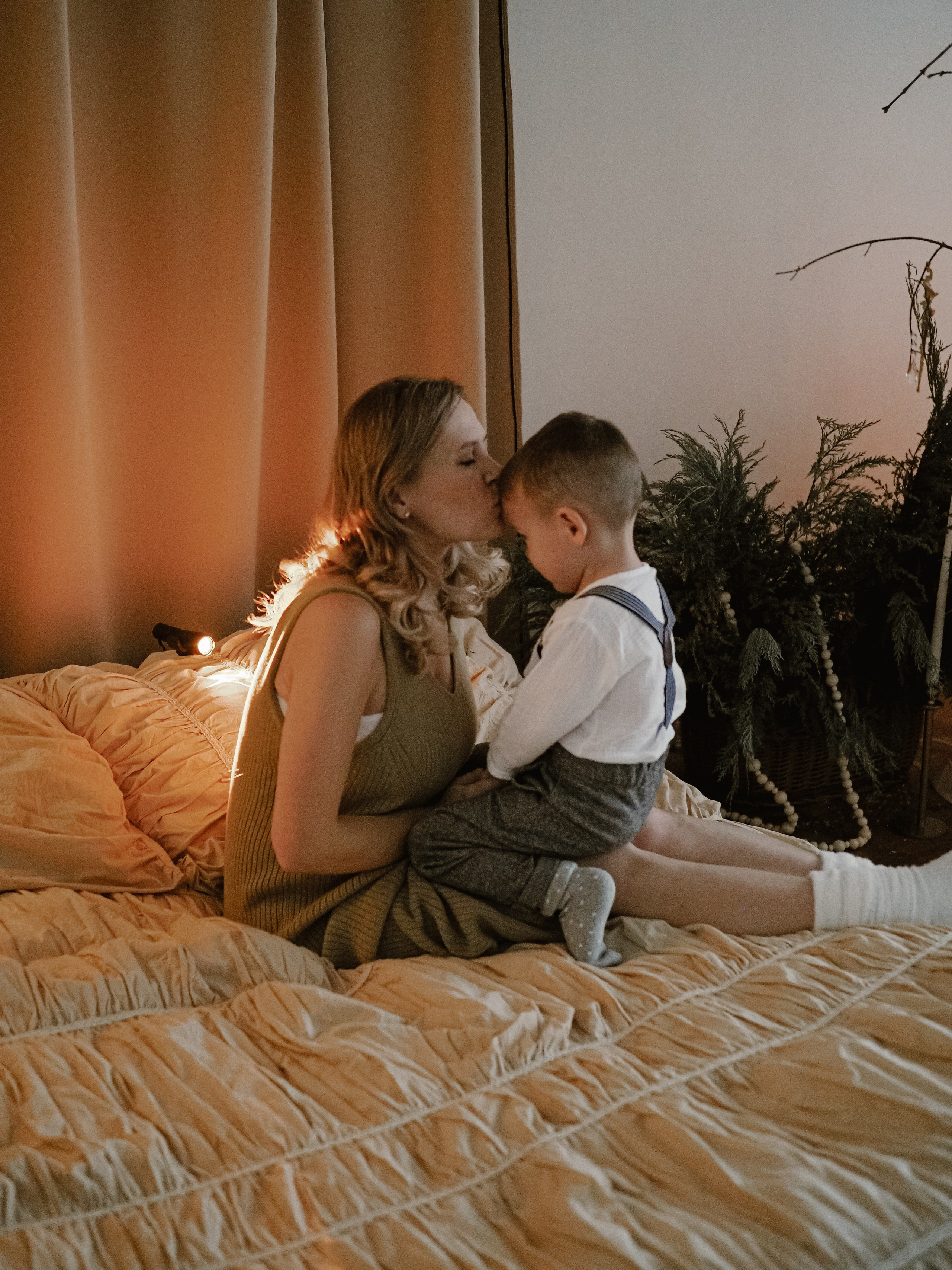 Если фото у елочки, то вот так. Фотограф Рязань. Семейный Свадебный фотограф