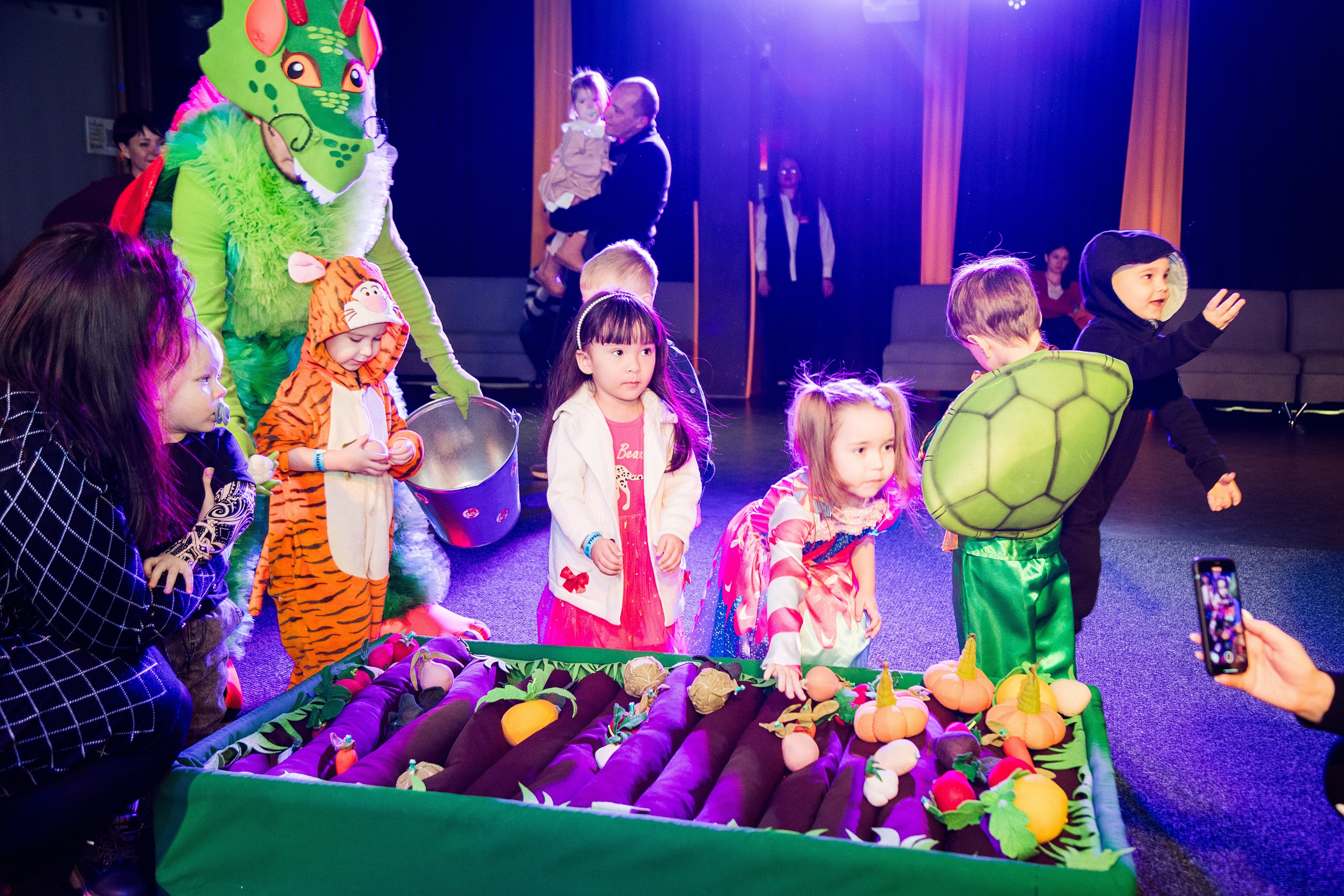 Новогодние утренники. Детский фотограф видеограф в Хабаровске Михаил Орлов