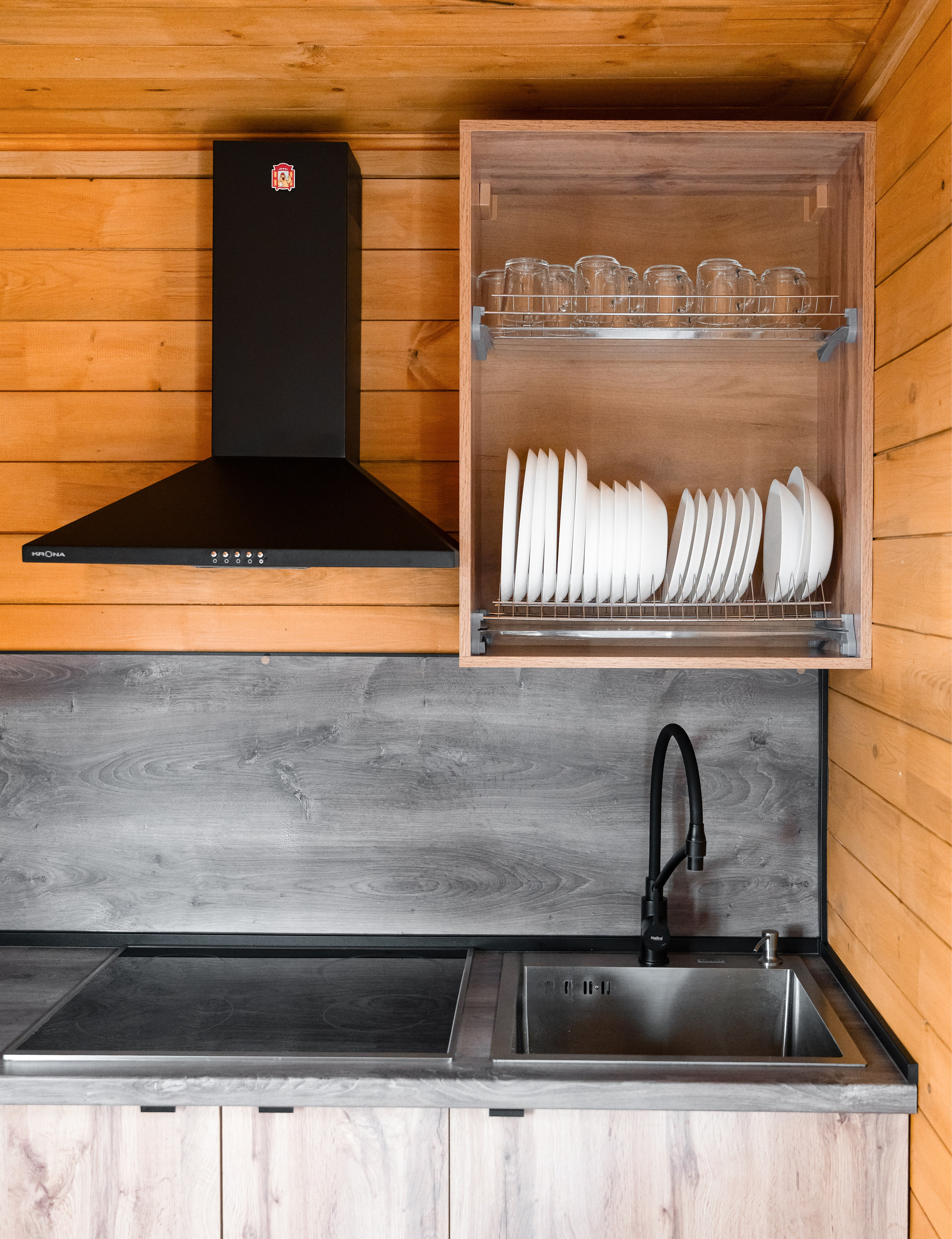 Фотосъемка бани, кухни-столовой для гостевого дома на острове Ольхон. Фотосъемка и видеосъемка недвижимости, интерьерная фотосъемка в г. Иркутске