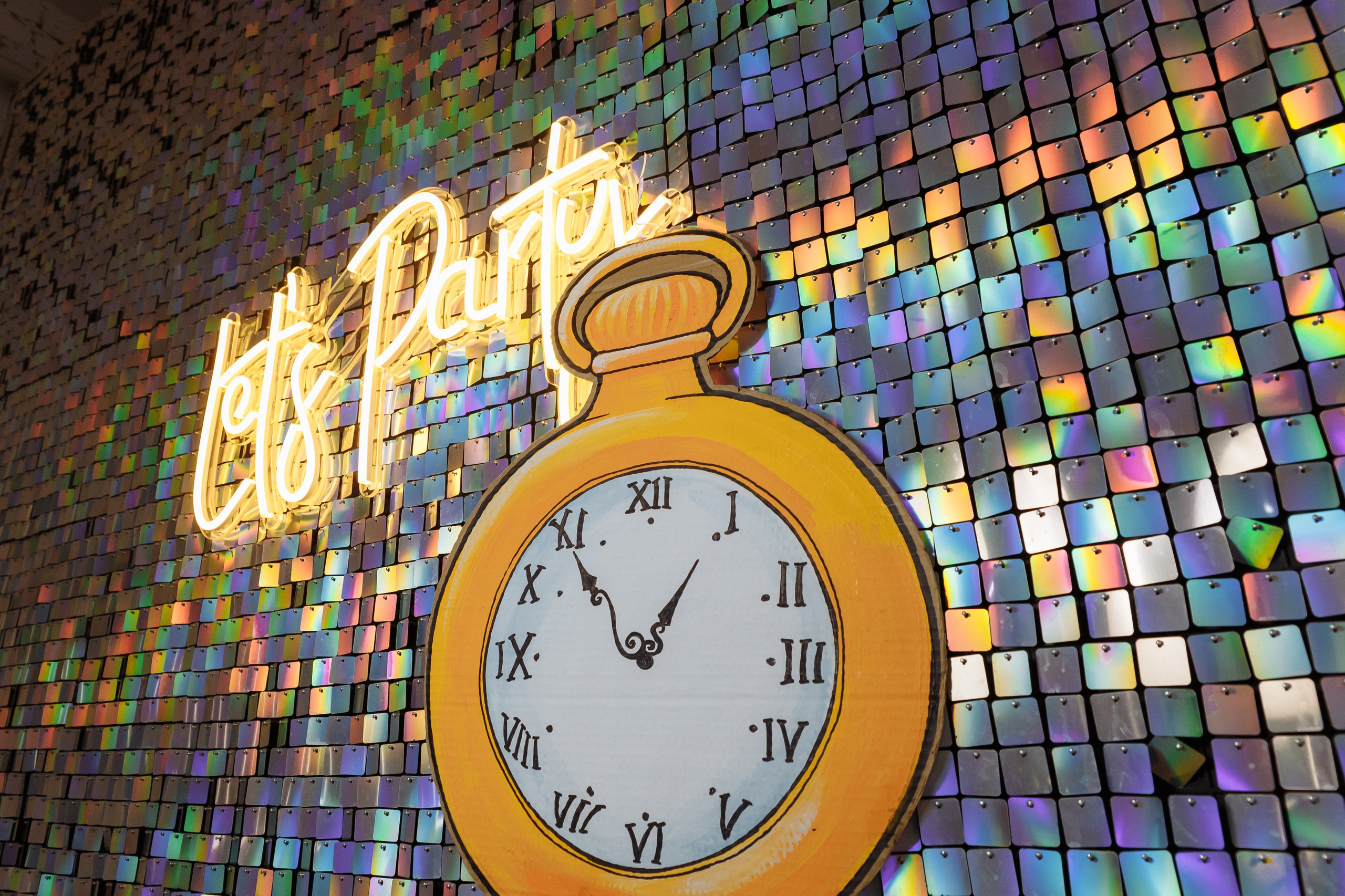 Олеся празднует свое 6 летие в компании Алисы, Чеширского кота и друзей. Событийный фотограф Максим Бескоровайновнов