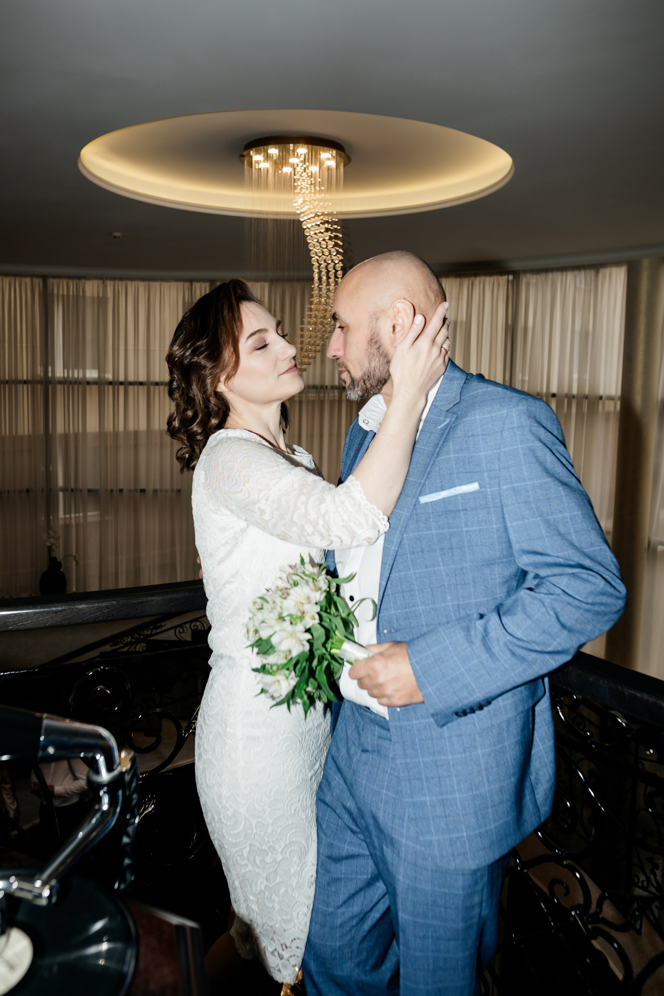 Свадебная фотосессия Елены и Константина 18.10.2024. Женский фотограф в Оренбурге Ирина Заводчикова