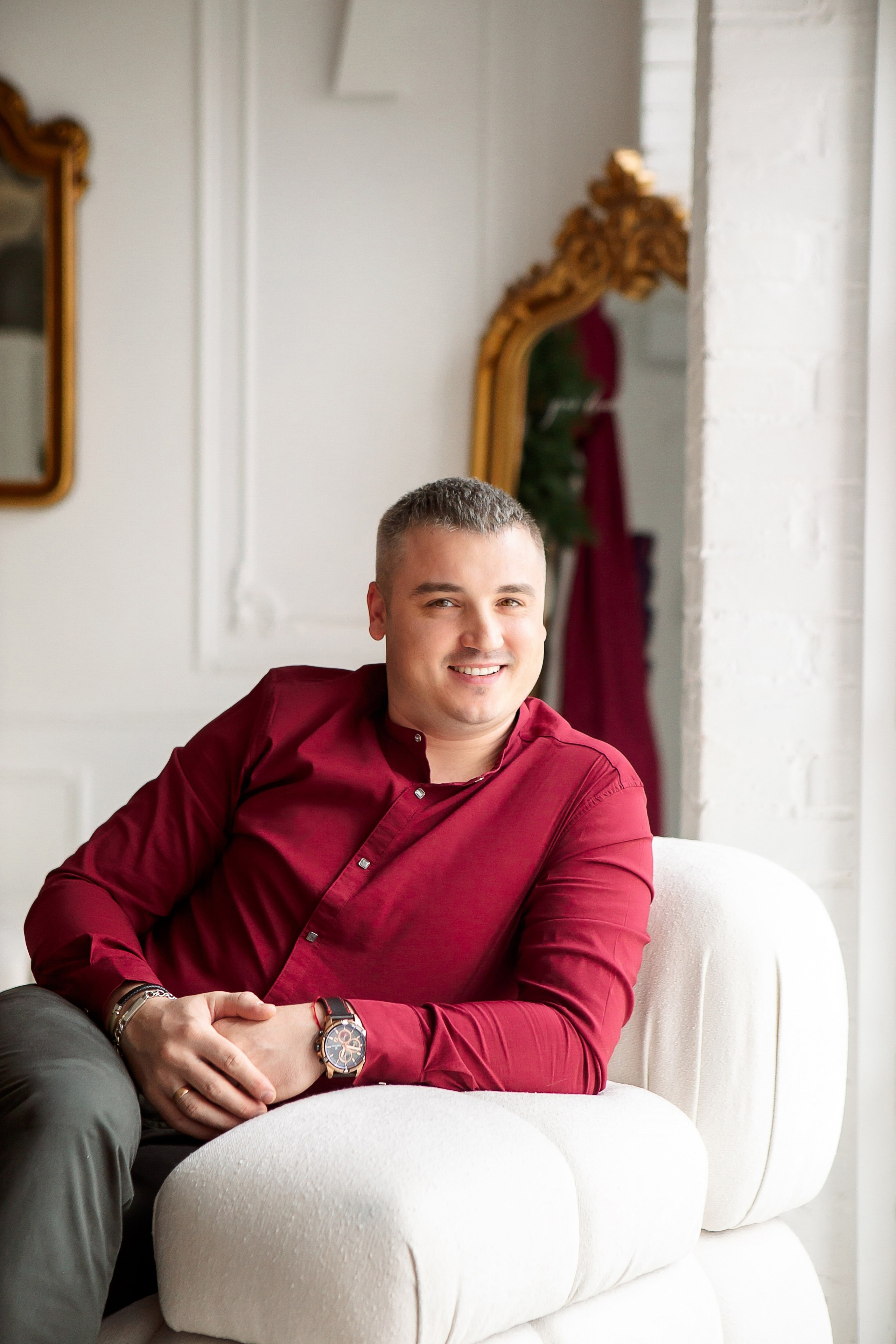 Семья на новогодней фотосессии. Семейный детский фотограф. Фотосессия в Минске