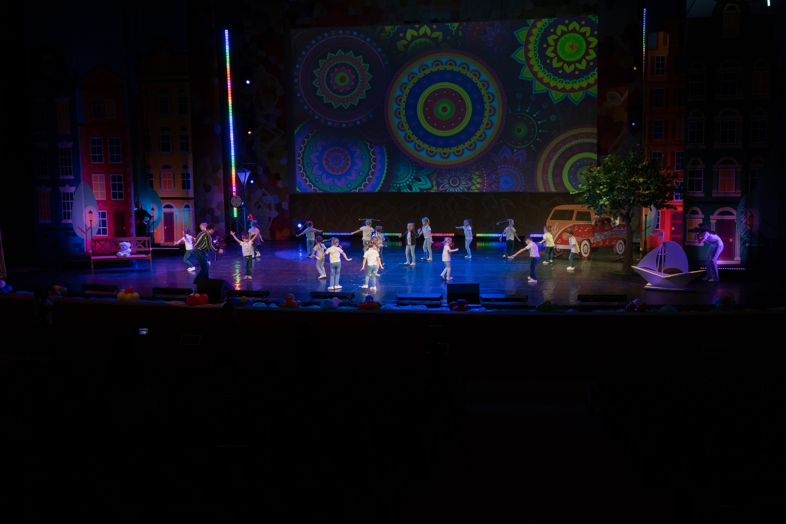 Съёмка концерта для Домисольки, большой концертный зал Космос. «Студия DRONAVT`s» — видеосъёмка и фотография г. Москва