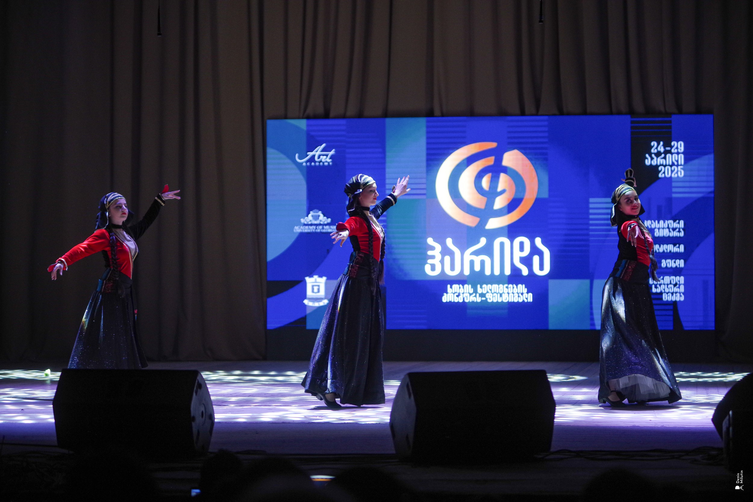 Танцы в Хоби. Портретный фотограф Денис Милютин