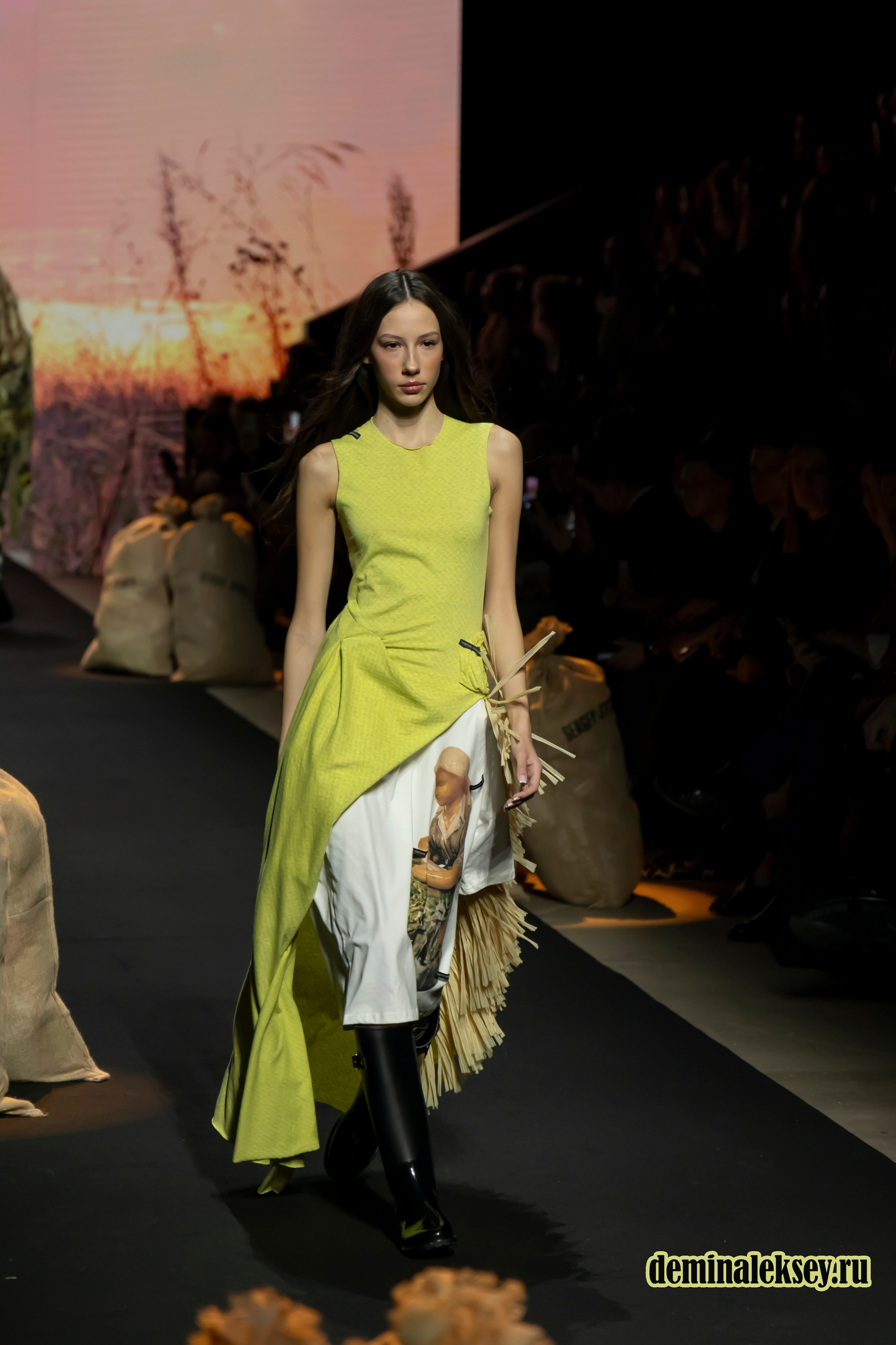 Московская неделя моды 2024 9 октября дизайнер SERGEY SYSOEV. Репортажный, семейный и студийный фотограф в Москве Демин Алексей