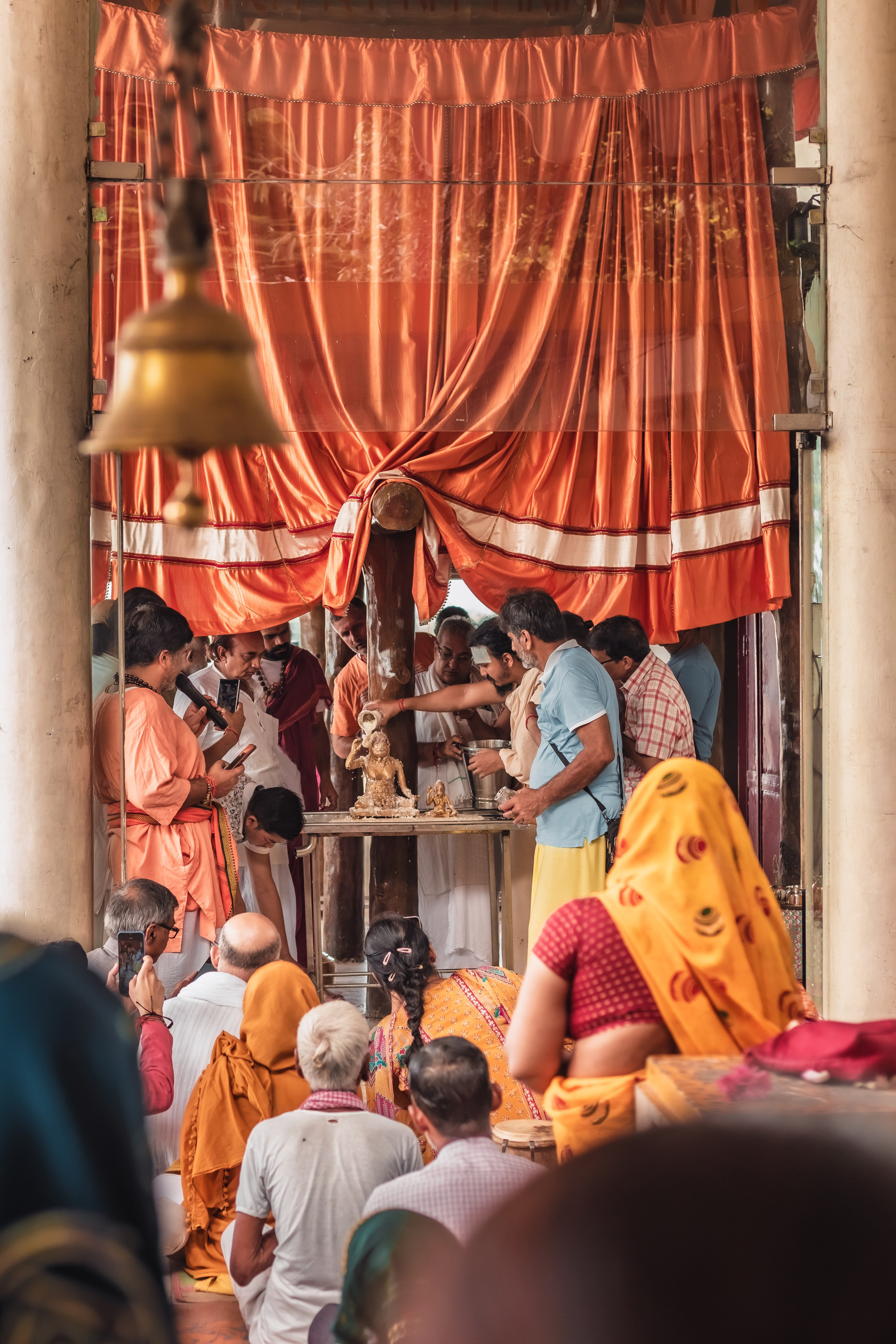 Abhisheka Devraha Baba on Sri Devdas ji maharaj bd. Mariam Bagdasaryan