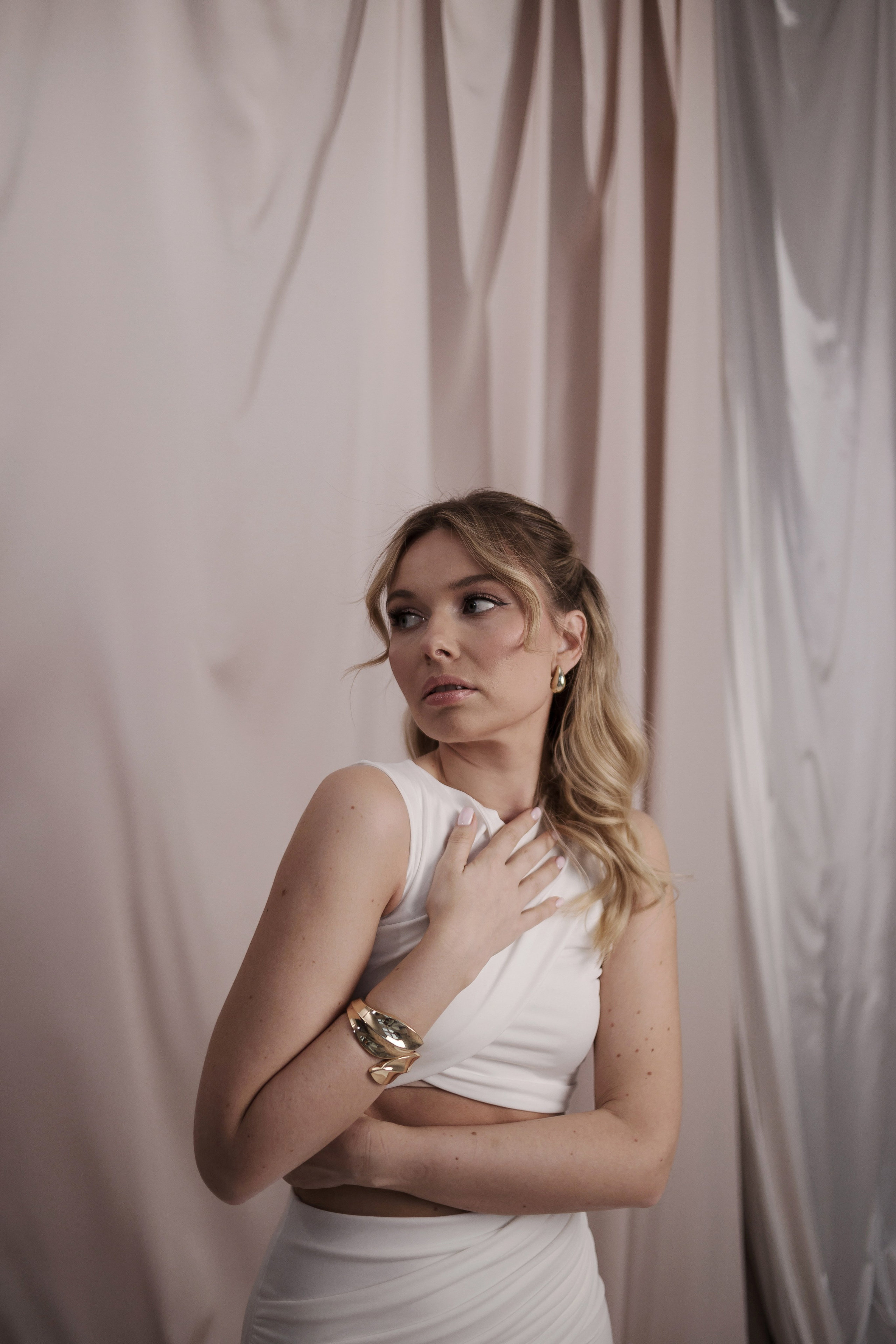 Md: @lovexxxxMuah: @mari.bulatovaOrg: @creative_photodayLoc: @daily_photostudio