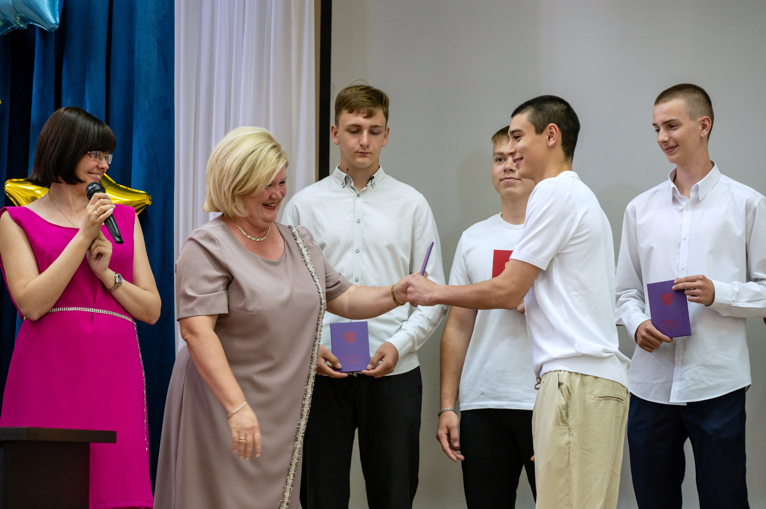 Школа № 98 9 класс вручение аттестатов. Вячеслав Скрипник Фотограф Краснодар