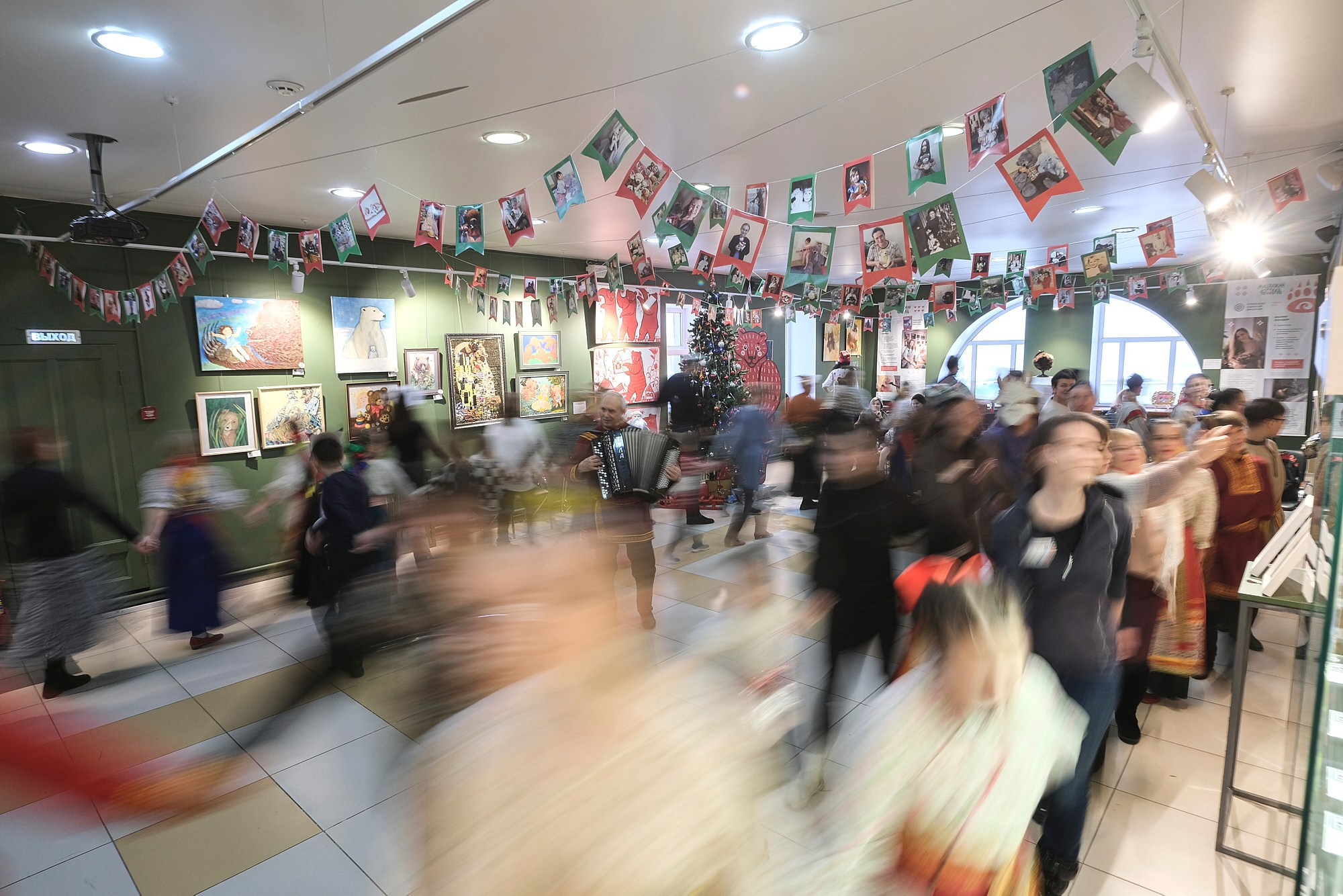 Никита Гольцов фотограф; Колядки; Колядование; Рождество; Репортажный фотограф в Томске;