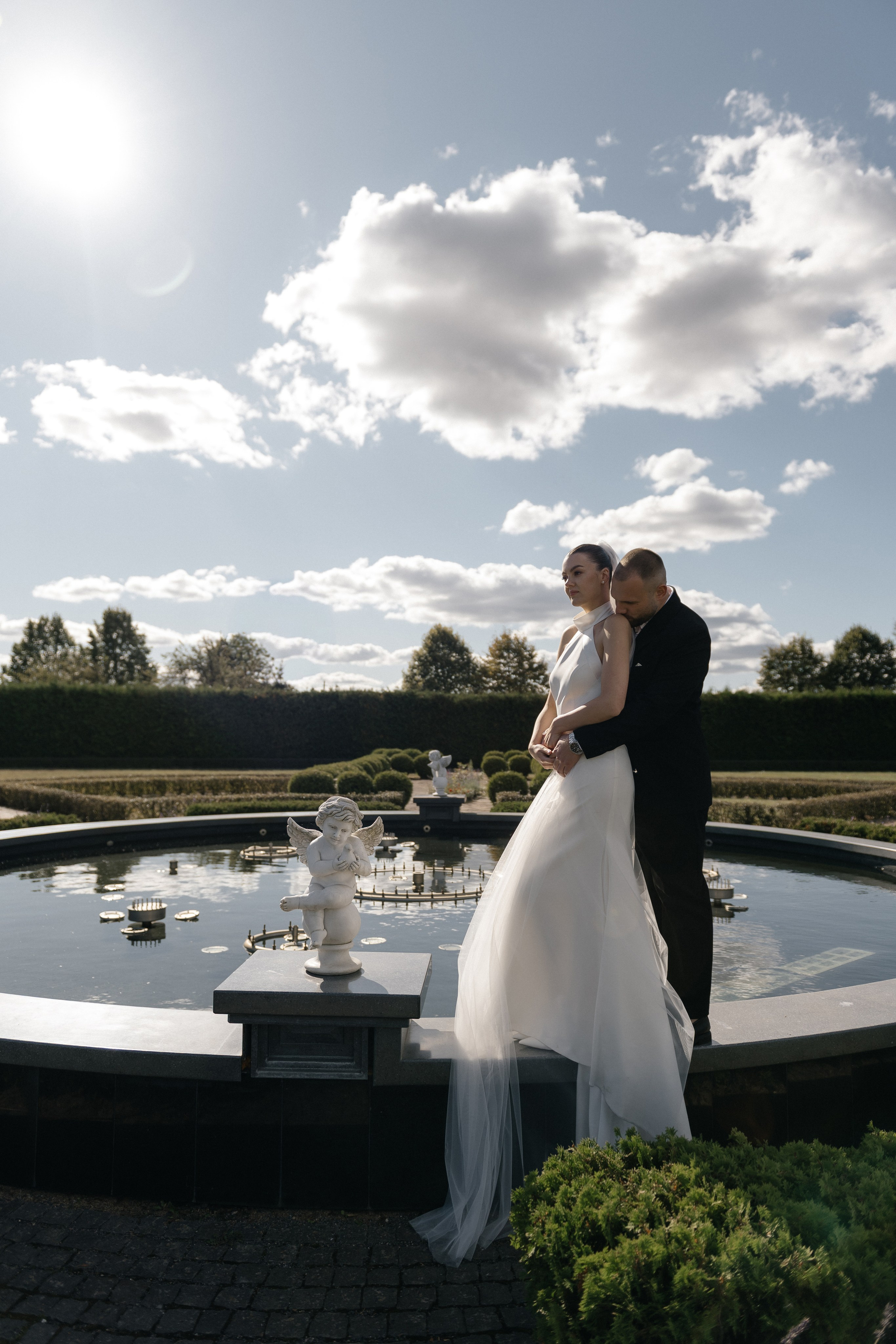 Wedding day in VERSAL PARK. Wedding PHOTOGRAPHER Andrew Vnukov