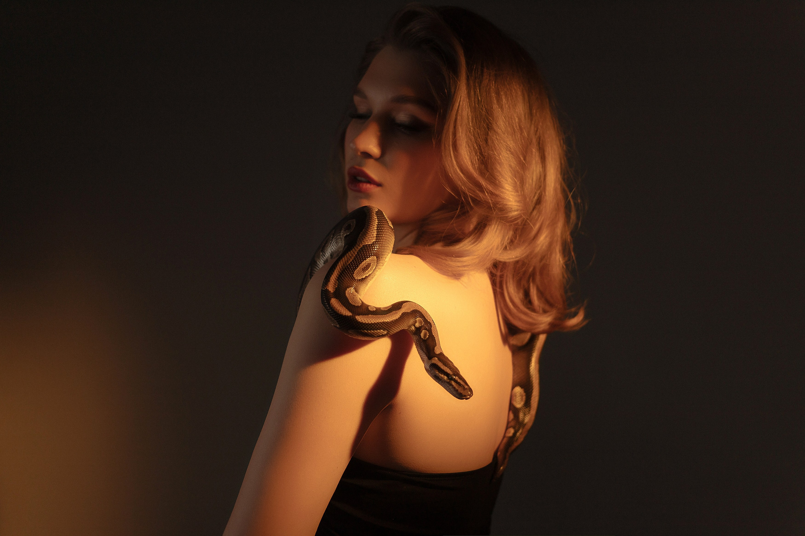 Екатерина с питоном. Портретный фотограф в Санкт-Петербурге Катя Протасевич