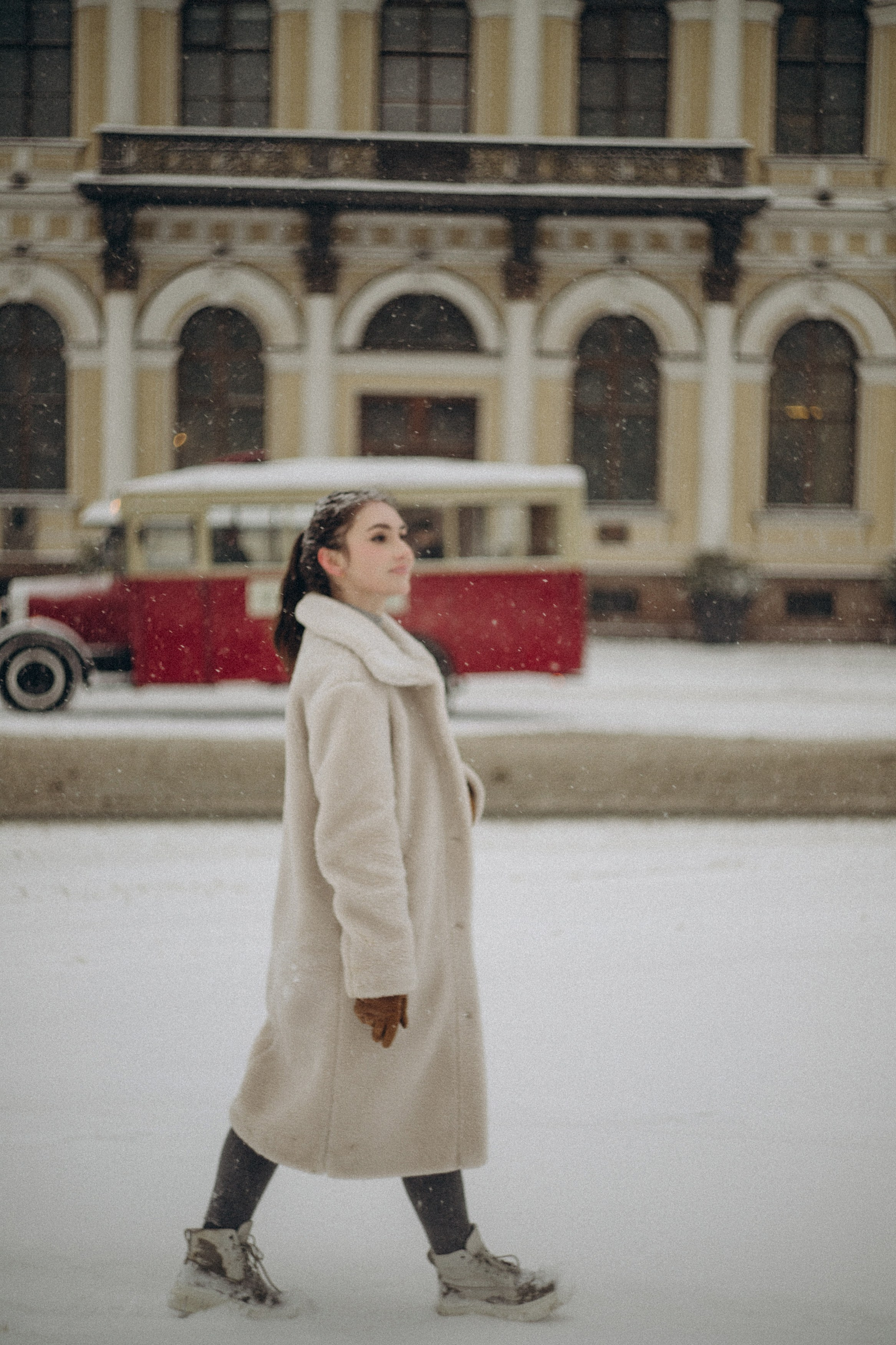 Яна в снежном городе. Портретный фотограф в Санкт-Петербурге Катя Протасевич