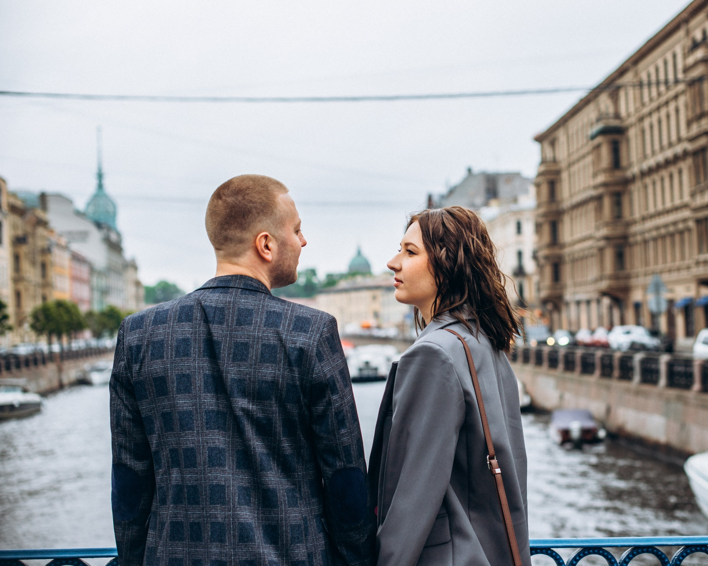 Боря и Оксана в июне. Фотопрогулка в Петербурге. Индивидуальный и семейный фотограф в Санкт-Петербурге