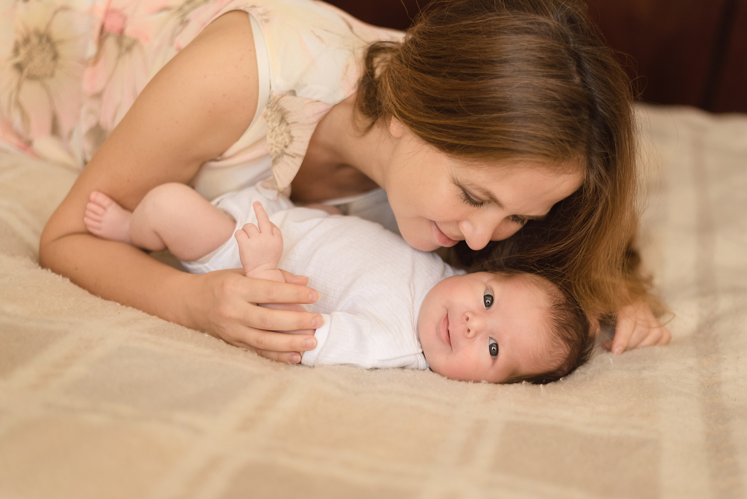 Home photo shoots in Montenegro. Photographer of newborns and children up to a year in Montenegro