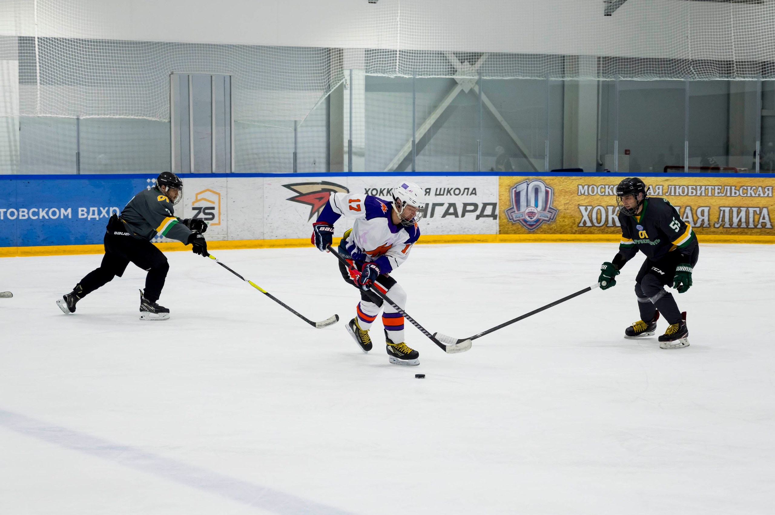 Хоккейный матч корпоративной команды Зарубежнефть. Репортажный фотограф и видеограф Слава Думчев. Тимбилдинги, отчетники, корпоративы