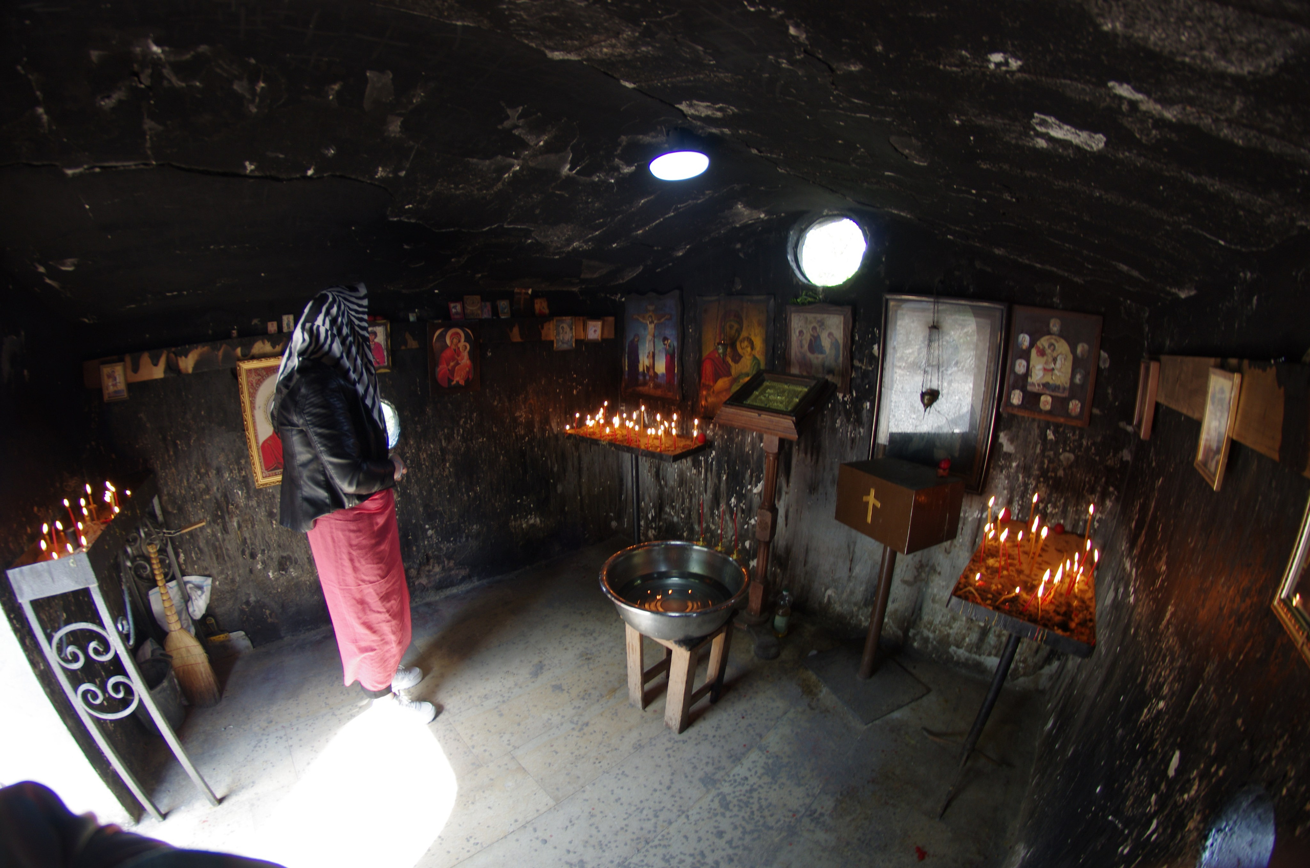 Крещение в Церкви Святого Георгия в Гогни. Портретный фотограф Денис Милютин