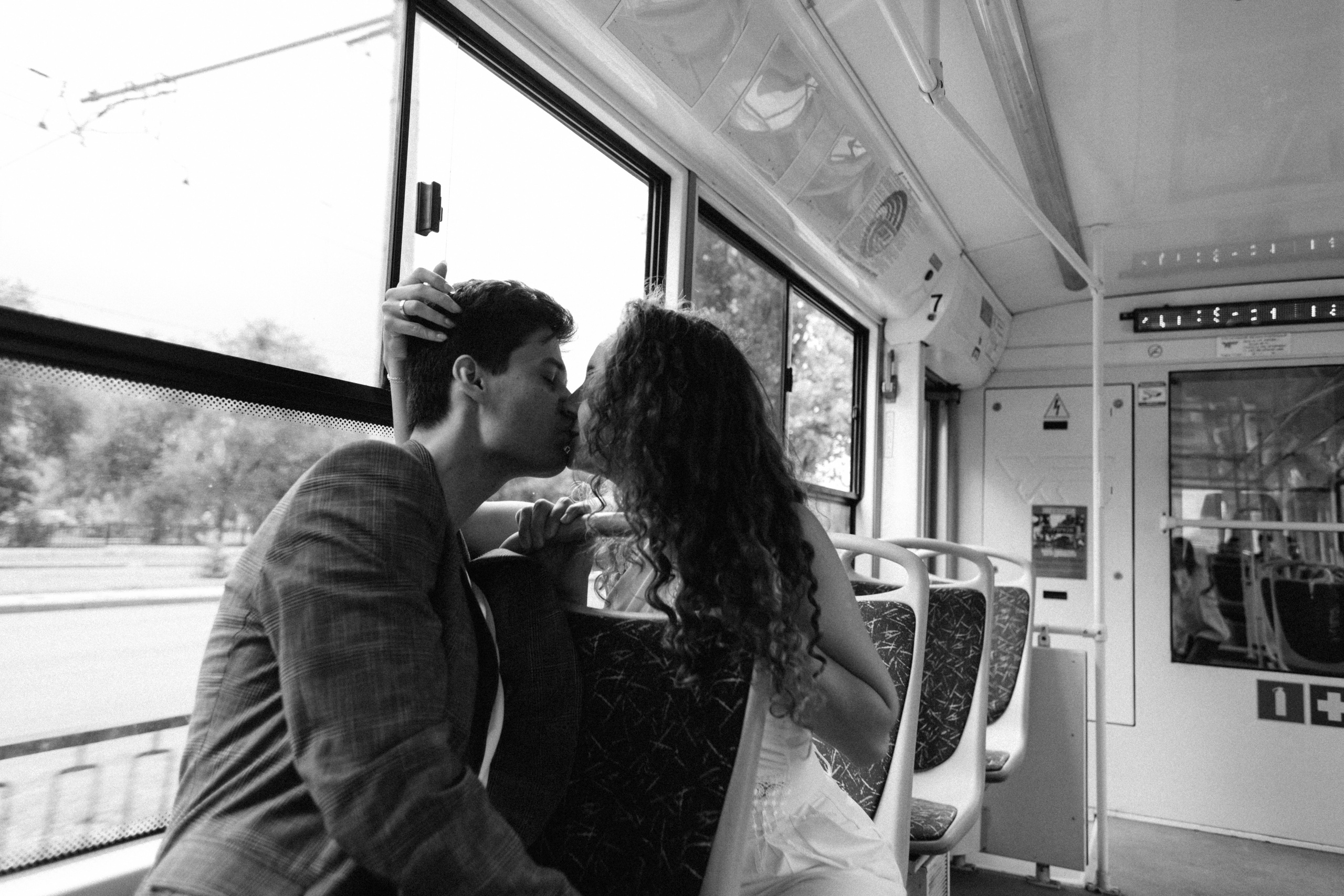 ЗАГС + свадебная прогулка Каролины и Артема. Свадебный и семейный фотограф г. Волгоград Биленко Ангелина