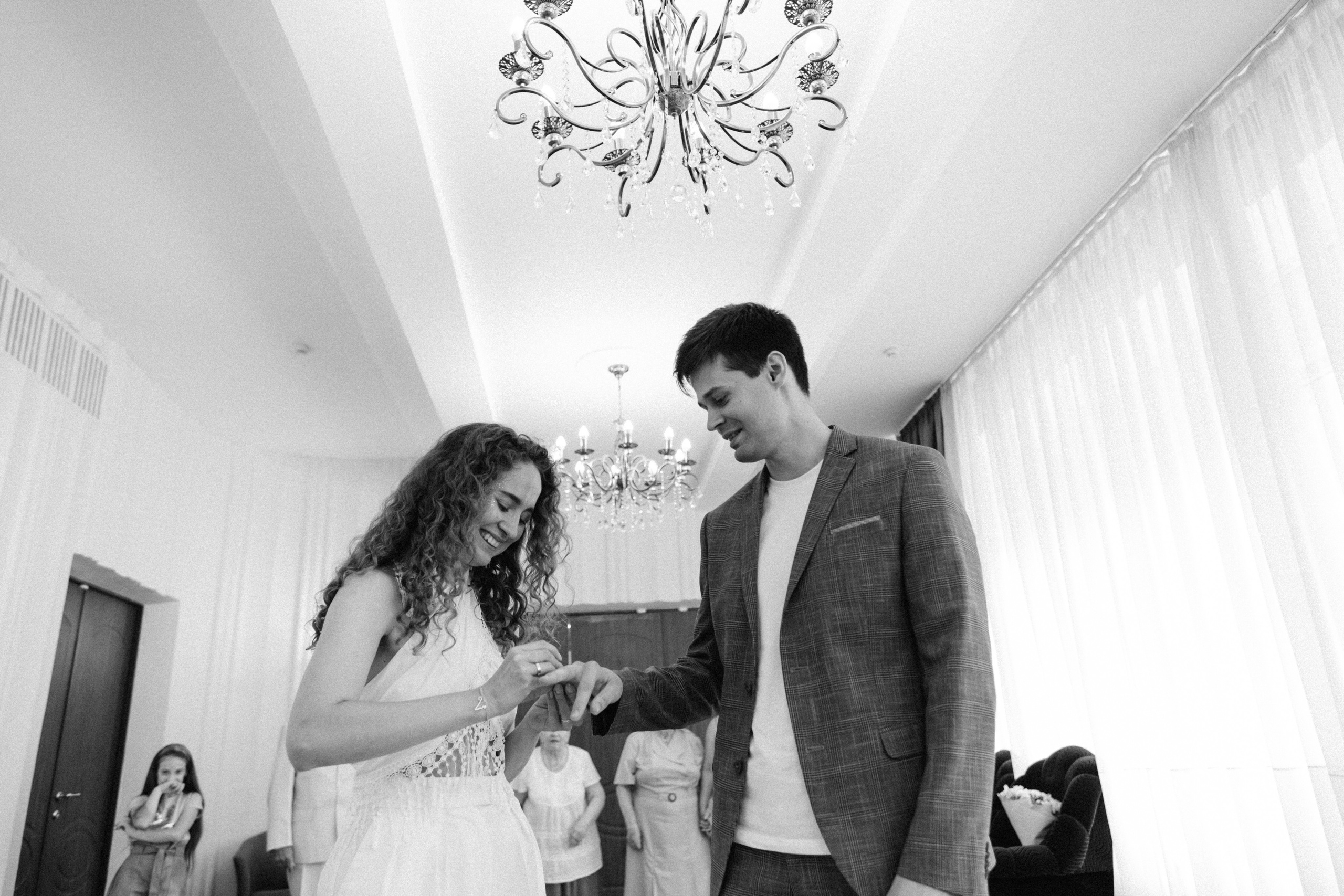 ЗАГС + свадебная прогулка Каролины и Артема. Свадебный и семейный фотограф г. Волгоград Биленко Ангелина