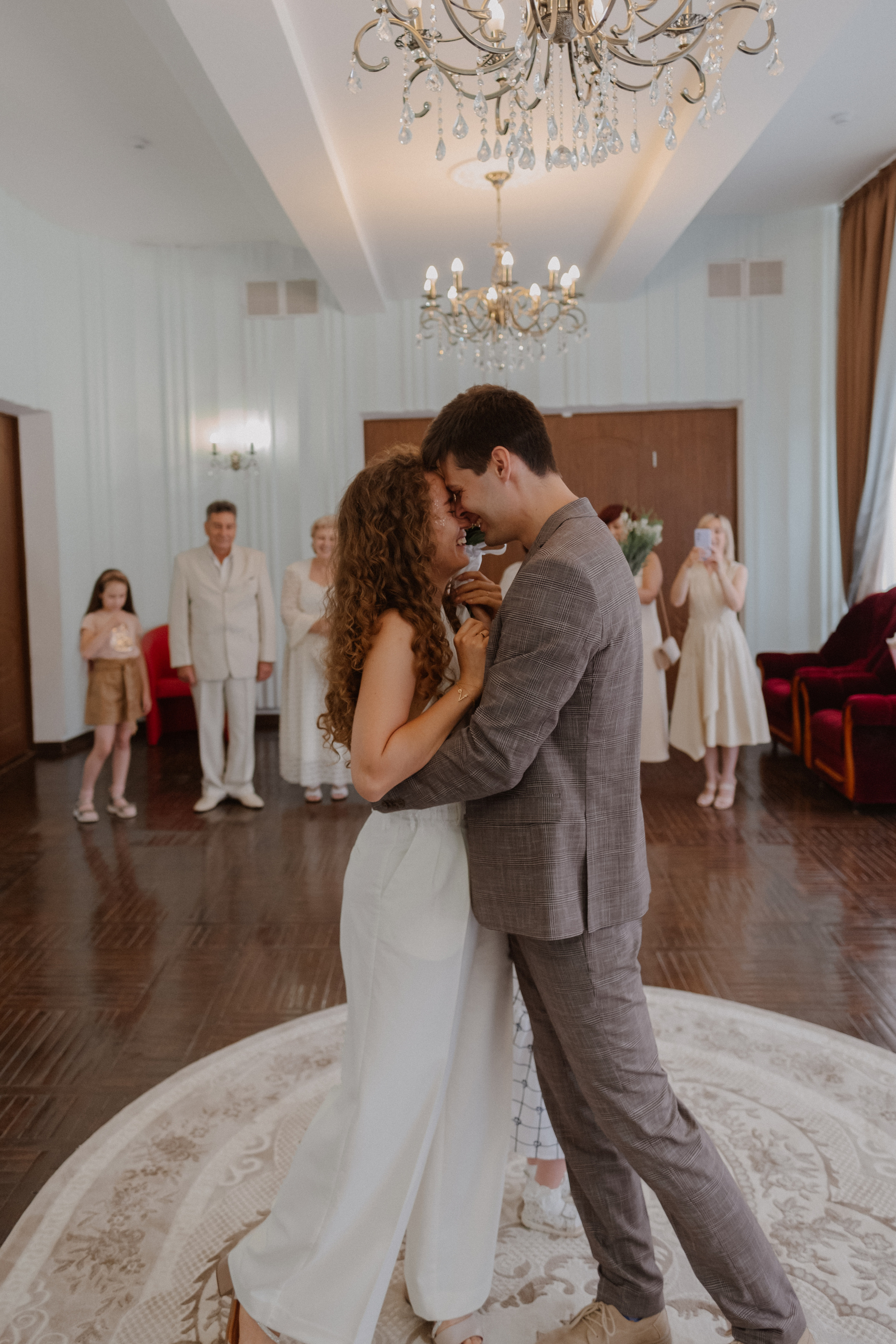 ЗАГС + свадебная прогулка Каролины и Артема. Свадебный и семейный фотограф г. Волгоград Биленко Ангелина