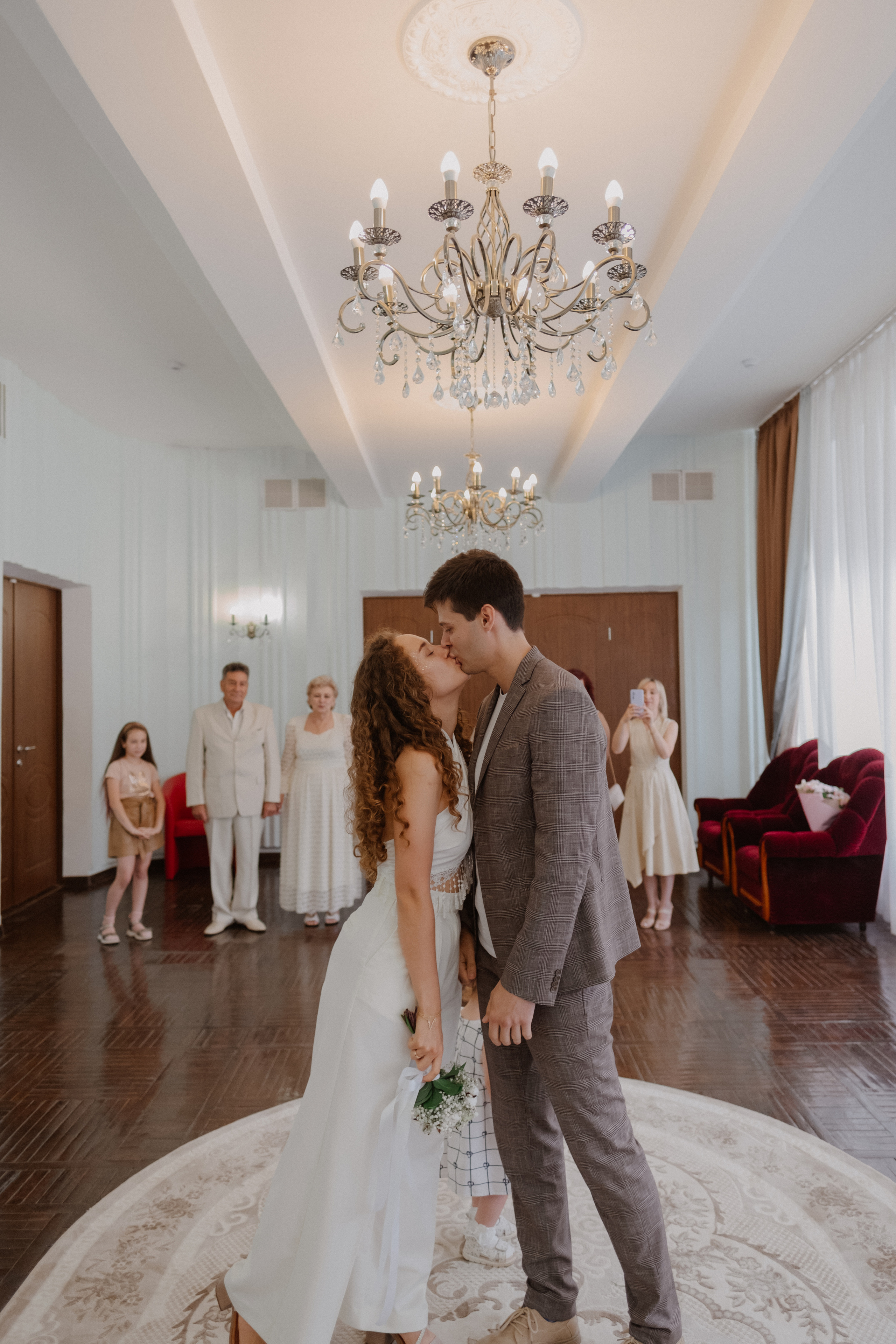 ЗАГС + свадебная прогулка Каролины и Артема. Свадебный и семейный фотограф г. Волгоград Биленко Ангелина